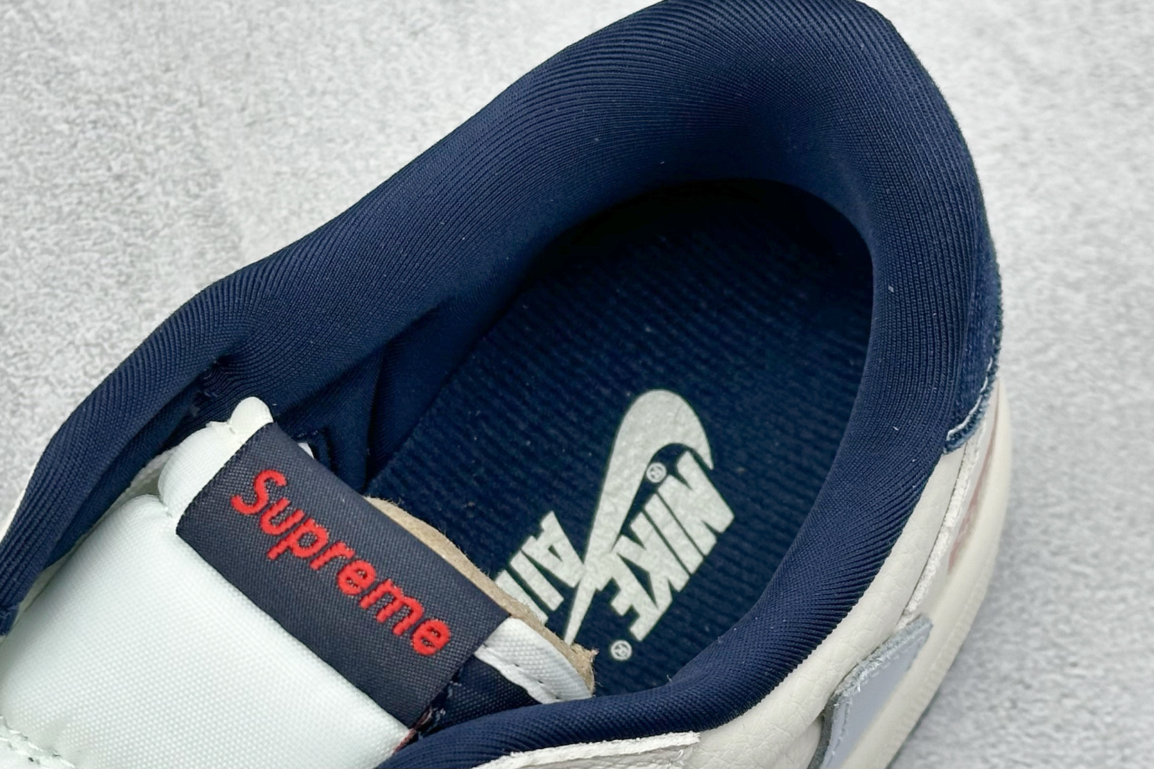 260 Travis Scott x Nike Air Jordan 1 Low x superme Air Jordan 1 Low 反转蓝白小勾倒钩 XB1979-006-Chinese  UA Cheap High Quatity Brand  Clothes Bags handbags Sneakers wholesale wholesaler seller from China Factory suppliers Fashion Clothing  Shoes best Quality Beautiful Price  260 Travis Scott x Nike Air Jordan 1 Low x superme Air Jordan 1 Low 反转蓝白小勾倒钩 XB1979-006