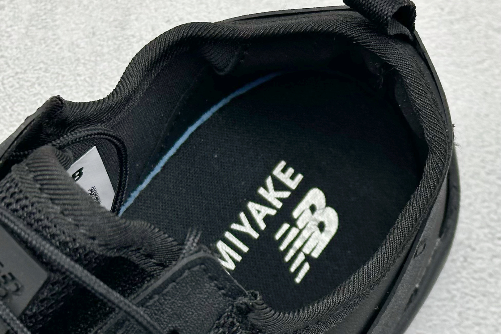180 ISSEY MIYAKE/ x New Balance NB MT10O 舒适时尚 减震耐磨 低帮 生活休闲鞋 M10OIS-Chinese  UA Cheap High Quatity Brand  Clothes Bags handbags Sneakers wholesale wholesaler seller from China Factory suppliers Fashion Clothing  Shoes best Quality Beautiful Price  180 ISSEY MIYAKE/ x New Balance NB MT10O 舒适时尚 减震耐磨 低帮 生活休闲鞋 M10OIS