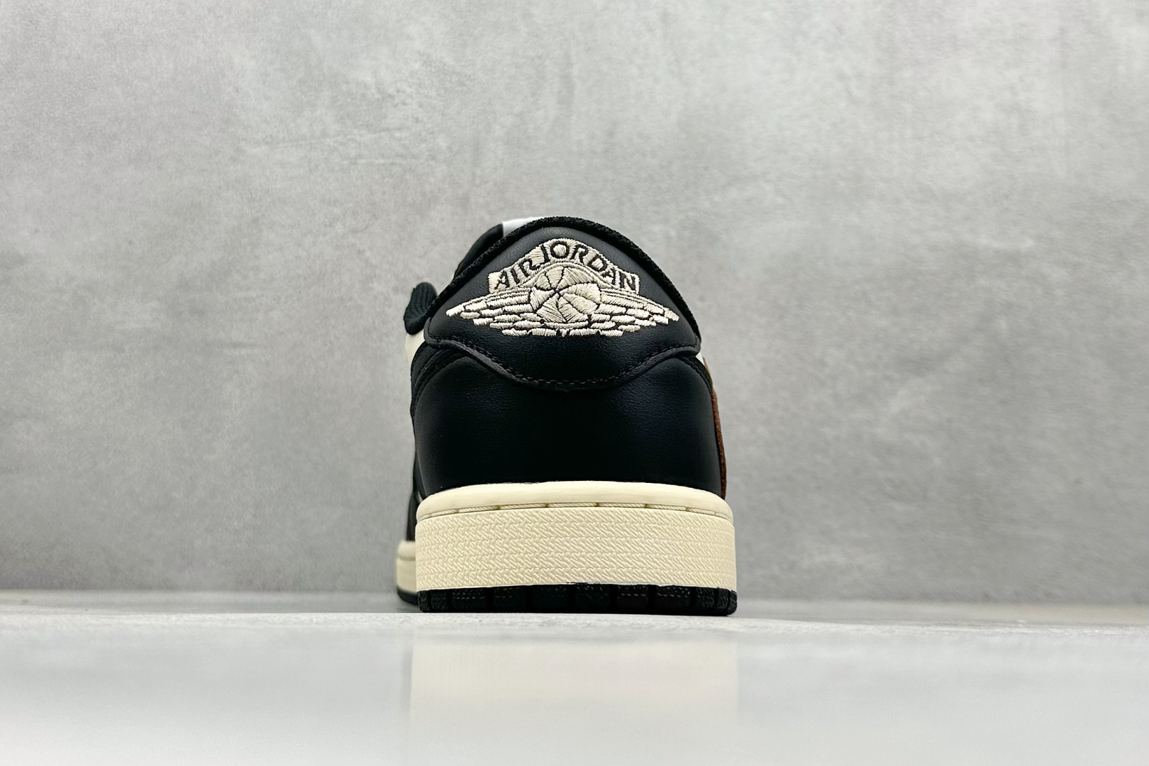 260 F版Travis Scott x Fragment Design x Air Jordan 1 Low OG SP AJ1 乔1倒勾联名 低帮文化休闲板鞋 DM7866-201