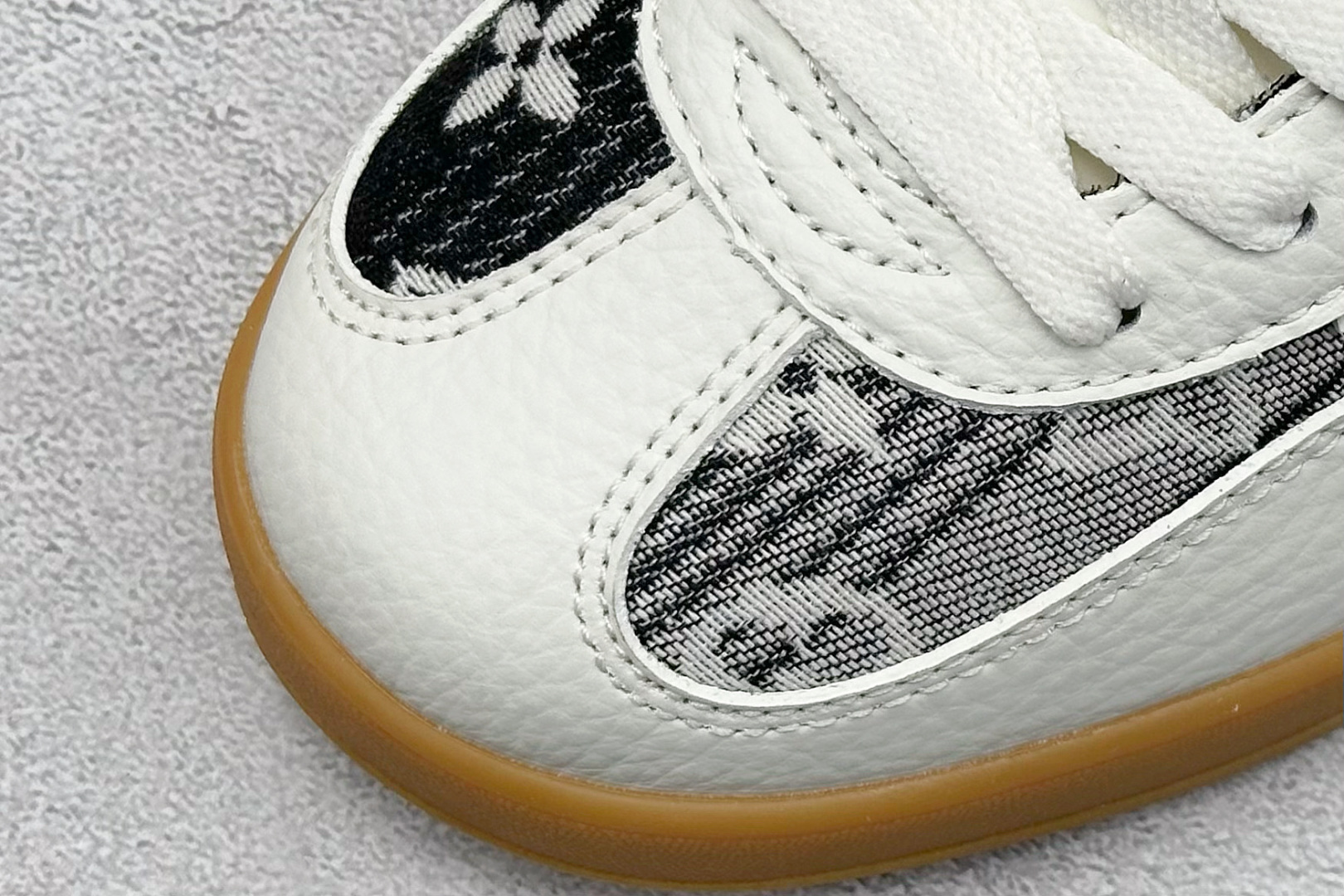 220 SC版AD SAMBA OG x Louis Vuitton 白黑休闲板鞋 SC9207-730