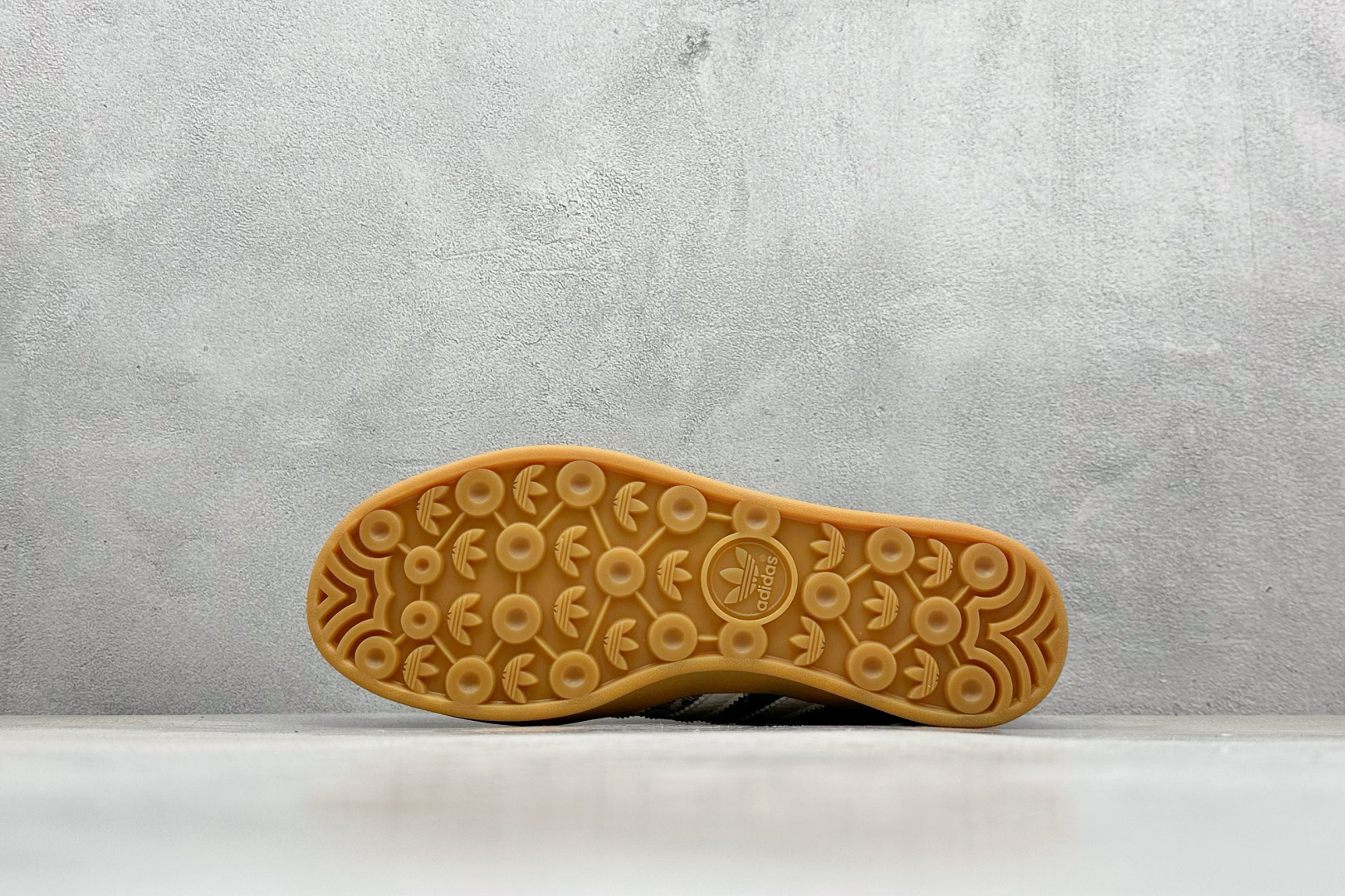 220 SC版AD SAMBA OG x Louis Vuitton 白黑休闲板鞋 SC9207-730