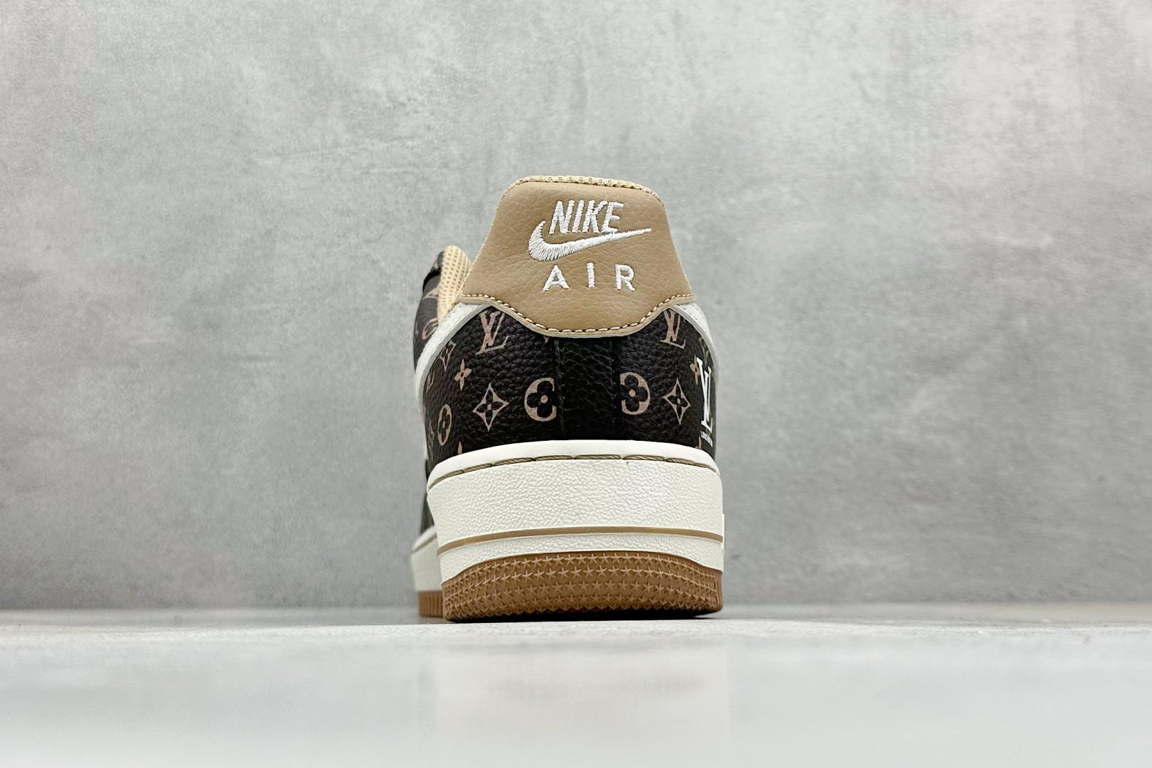 260 SC版Nike Air Force 1'07 Low LV联名 咖啡棕小白勾 空军一号低帮休闲板鞋 LW9279-009