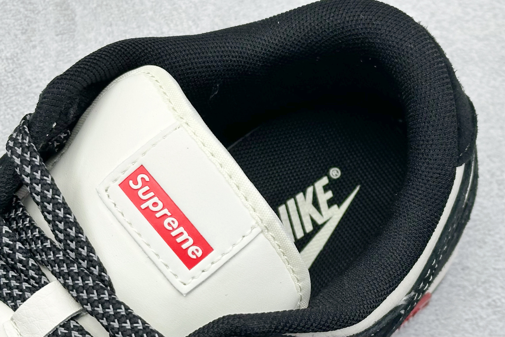 220 XC版Nike SB Dunk Low Supreme联名 MM1089-020-Chinese UA Cheap High Quatity Brand Clothes Bags handbags Sneakers wholesale wholesaler seller from China Factory suppliers Fashion Clothing Shoes best Quality Beautiful Price 220 XC版Nike SB Dunk Low Supreme联名 MM1089-020