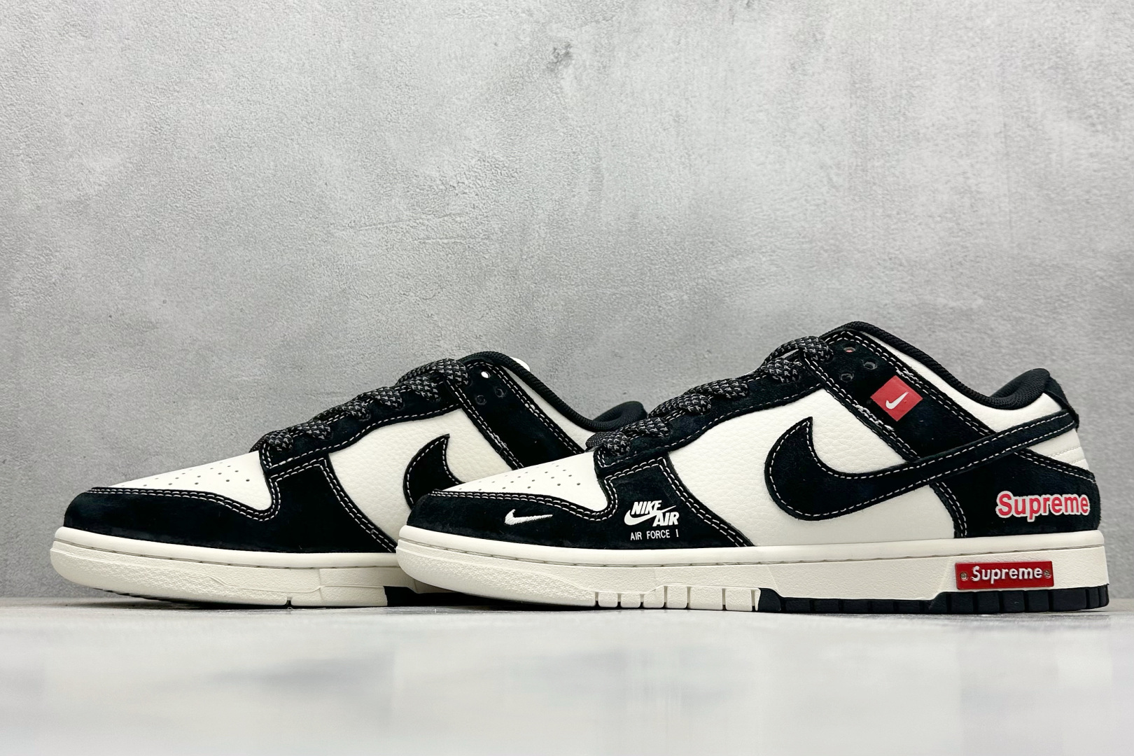 220 XC版Nike SB Dunk Low Supreme联名 MM1089-020-Chinese UA Cheap High Quatity Brand Clothes Bags handbags Sneakers wholesale wholesaler seller from China Factory suppliers Fashion Clothing Shoes best Quality Beautiful Price 220 XC版Nike SB Dunk Low Supreme联名 MM1089-020