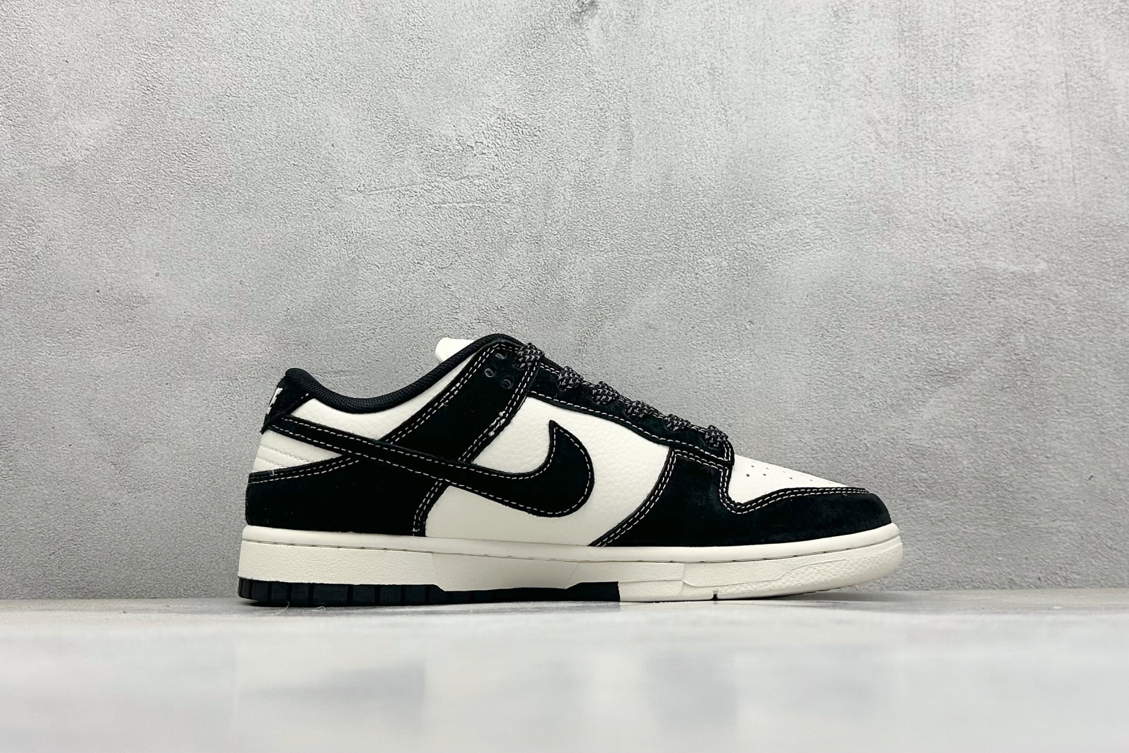 220 XC版Nike SB Dunk Low Supreme联名 MM1089-020-Chinese UA Cheap High Quatity Brand Clothes Bags handbags Sneakers wholesale wholesaler seller from China Factory suppliers Fashion Clothing Shoes best Quality Beautiful Price 220 XC版Nike SB Dunk Low Supreme联名 MM1089-020