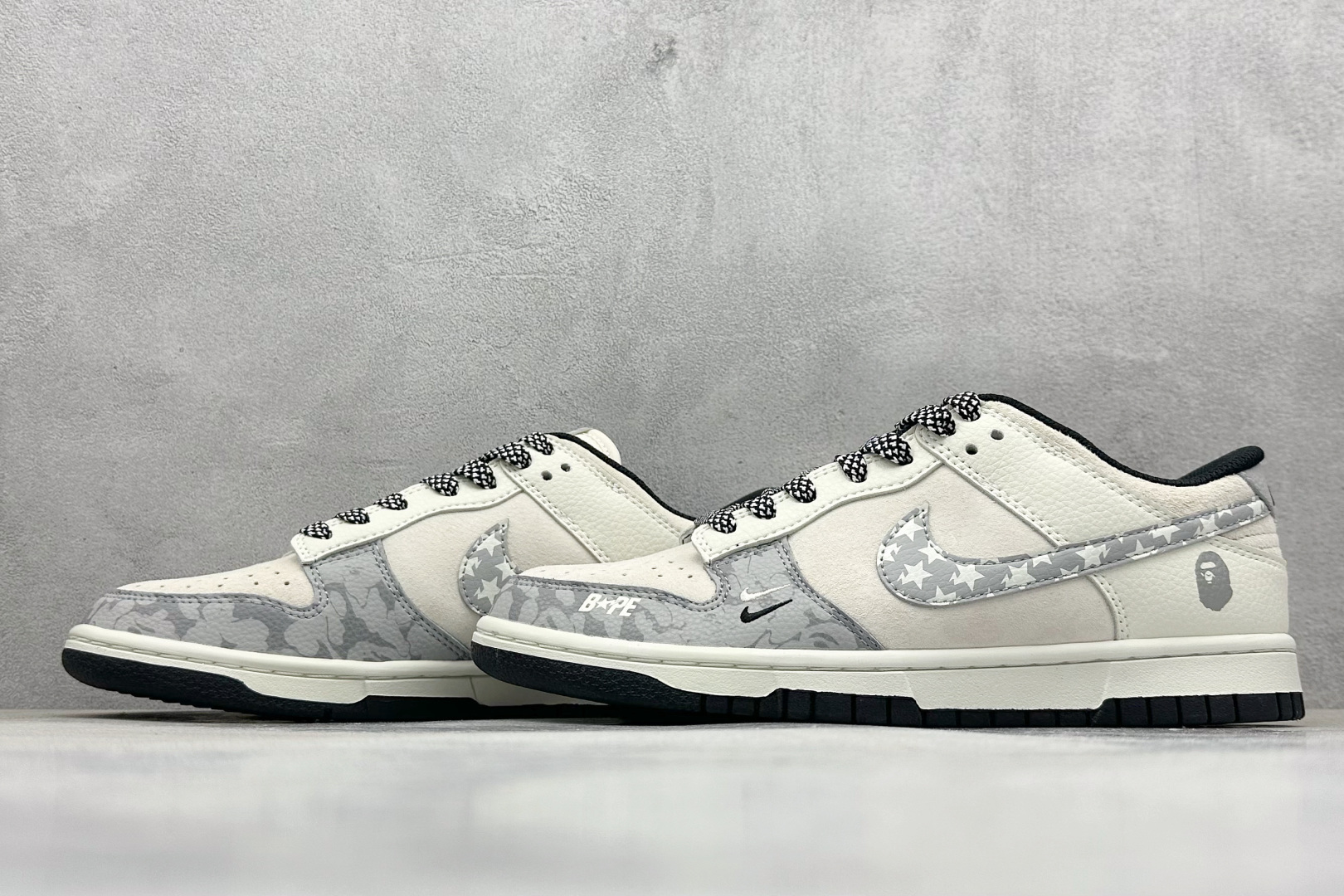 240 XC版Nike SB Dunk Low“BAPE联名——满印五角星灰勾” 周年高端定制 低帮休闲板鞋 DJ2024-120-Chinese UA Cheap High Quatity Brand Clothes Bags handbags Sneakers wholesale wholesaler seller from China Factory suppliers Fashion Clothing Shoes best Quality Beautiful Price 240 XC版Nike SB Dunk Low“BAPE联名——满印五角星灰勾” 周年高端定制 低帮休闲板鞋 DJ2024-120