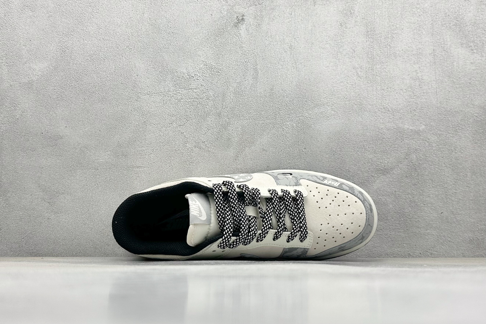 240 XC版Nike SB Dunk Low“BAPE联名——满印五角星灰勾” 周年高端定制 低帮休闲板鞋 DJ2024-120-Chinese UA Cheap High Quatity Brand Clothes Bags handbags Sneakers wholesale wholesaler seller from China Factory suppliers Fashion Clothing Shoes best Quality Beautiful Price 240 XC版Nike SB Dunk Low“BAPE联名——满印五角星灰勾” 周年高端定制 低帮休闲板鞋 DJ2024-120