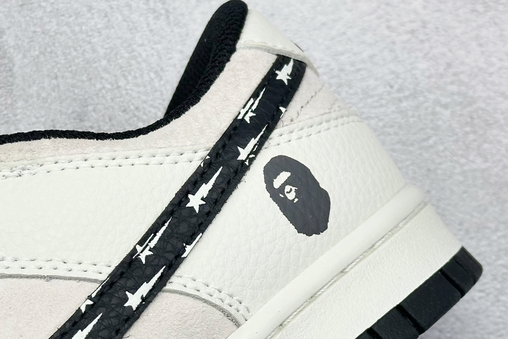 240 XC版Nike SB Dunk Low“BAPE联名——满印五角星黑勾” 周年高端定制 低帮休闲板鞋 DJ2024-122-Chinese UA Cheap High Quatity Brand Clothes Bags handbags Sneakers wholesale wholesaler seller from China Factory suppliers Fashion Clothing Shoes best Quality Beautiful Price 240 XC版Nike SB Dunk Low“BAPE联名——满印五角星黑勾” 周年高端定制 低帮休闲板鞋 DJ2024-122