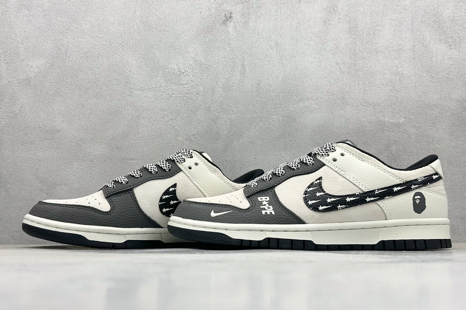 240 XC版Nike SB Dunk Low“BAPE联名——满印五角星黑勾” 周年高端定制 低帮休闲板鞋 DJ2024-122-Chinese UA Cheap High Quatity Brand Clothes Bags handbags Sneakers wholesale wholesaler seller from China Factory suppliers Fashion Clothing Shoes best Quality Beautiful Price 240 XC版Nike SB Dunk Low“BAPE联名——满印五角星黑勾” 周年高端定制 低帮休闲板鞋 DJ2024-122