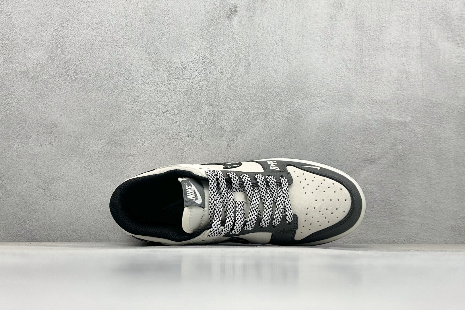 240 XC版Nike SB Dunk Low“BAPE联名——满印五角星黑勾” 周年高端定制 低帮休闲板鞋 DJ2024-122-Chinese UA Cheap High Quatity Brand Clothes Bags handbags Sneakers wholesale wholesaler seller from China Factory suppliers Fashion Clothing Shoes best Quality Beautiful Price 240 XC版Nike SB Dunk Low“BAPE联名——满印五角星黑勾” 周年高端定制 低帮休闲板鞋 DJ2024-122