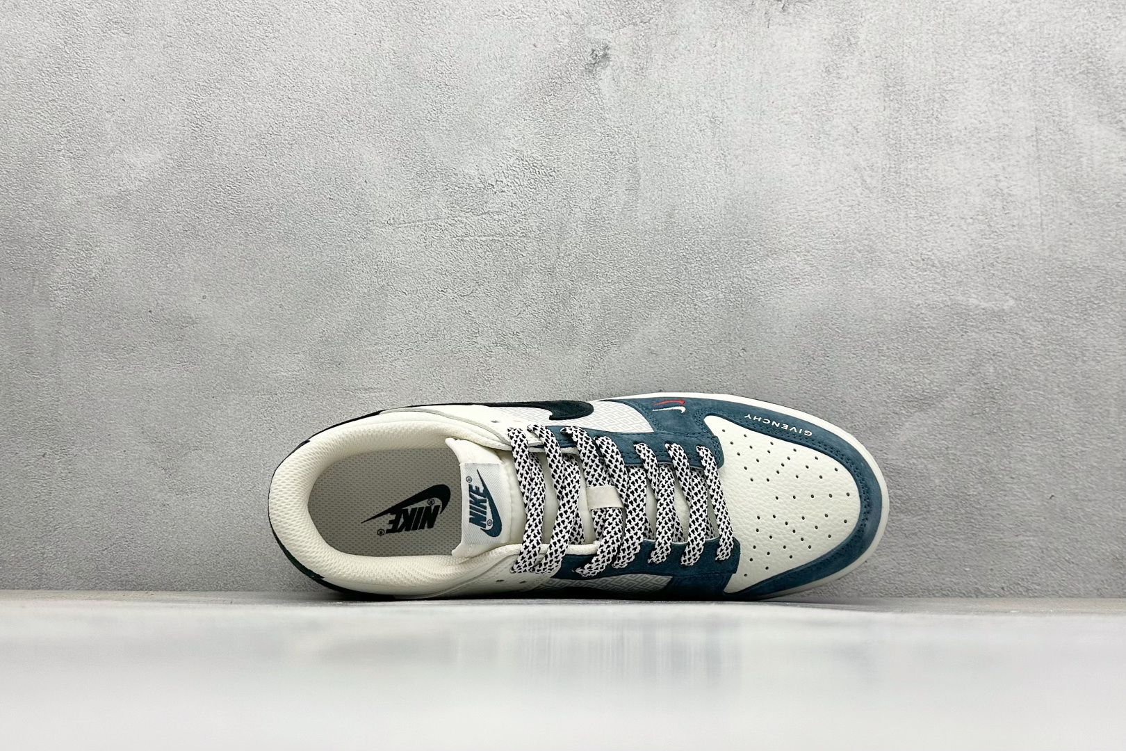 240 XC版Nike SB Dunk Low“纪梵希联名——老花黑勾” 周年高端定制 低帮休闲板鞋 DJ2024-123-Chinese UA Cheap High Quatity Brand Clothes Bags handbags Sneakers wholesale wholesaler seller from China Factory suppliers Fashion Clothing Shoes best Quality Beautiful Price 240 XC版Nike SB Dunk Low“纪梵希联名——老花黑勾” 周年高端定制 低帮休闲板鞋 DJ2024-123