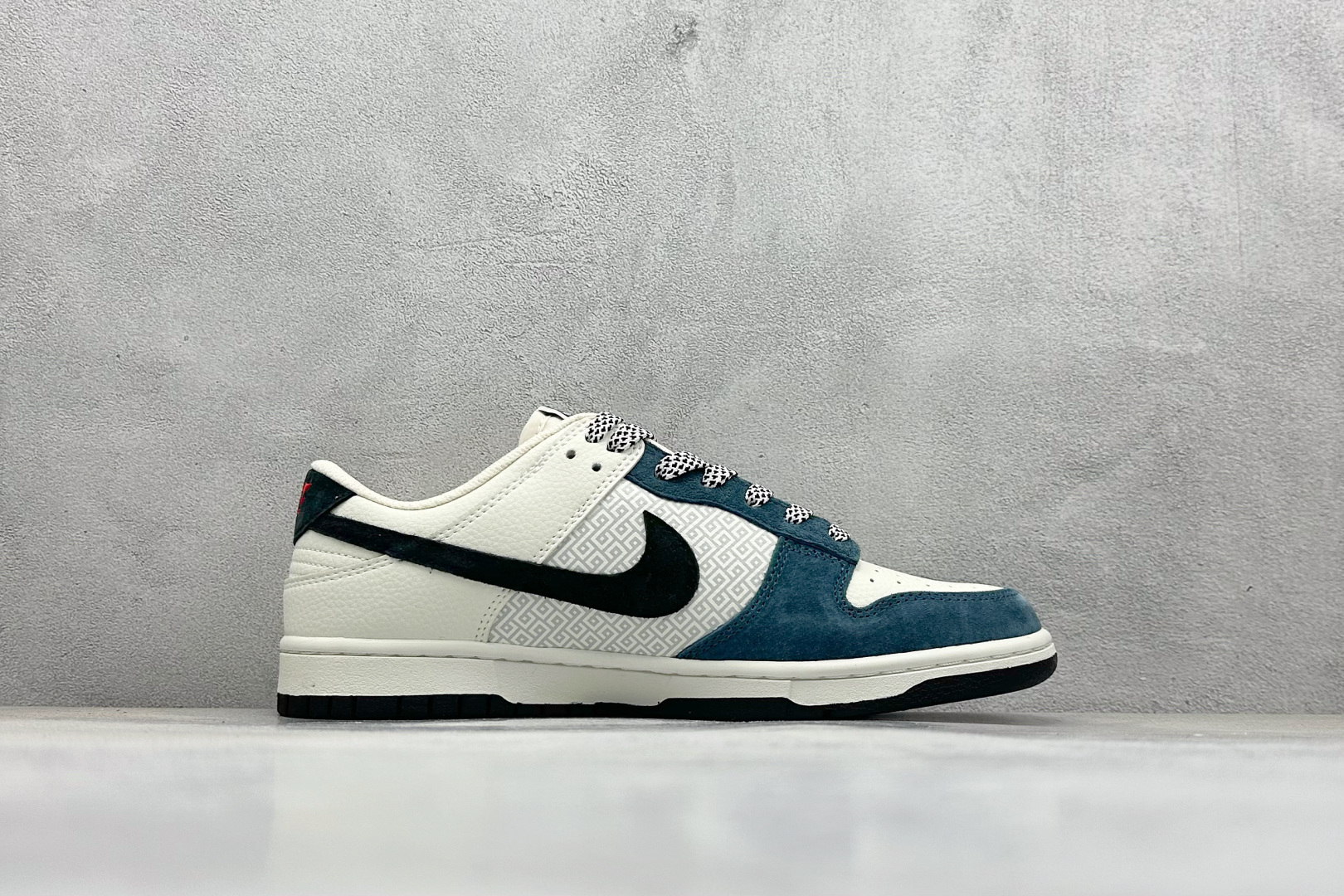 240 XC版Nike SB Dunk Low“纪梵希联名——老花黑勾” 周年高端定制 低帮休闲板鞋 DJ2024-123-Chinese UA Cheap High Quatity Brand Clothes Bags handbags Sneakers wholesale wholesaler seller from China Factory suppliers Fashion Clothing Shoes best Quality Beautiful Price 240 XC版Nike SB Dunk Low“纪梵希联名——老花黑勾” 周年高端定制 低帮休闲板鞋 DJ2024-123