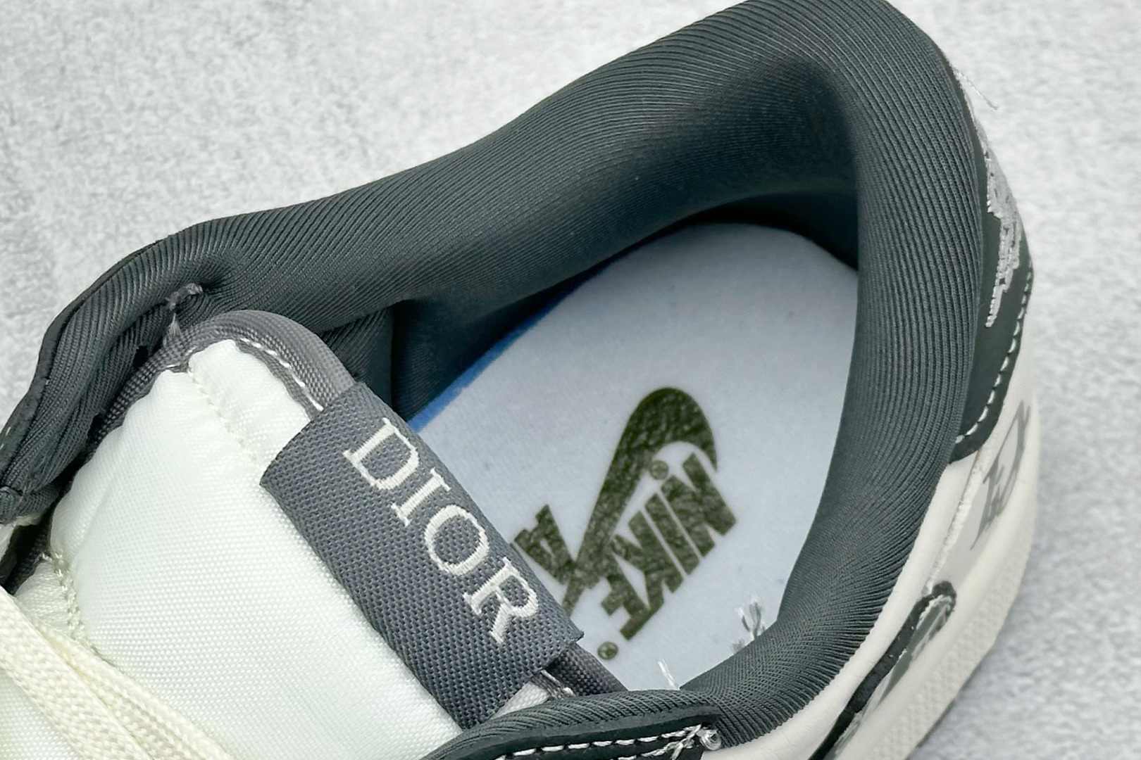 280 XC版Travis Scott x Fragment Design x Air Jordan 1 Low OG SP AJ1 乔1 迪奥联名 深灰花纹 低帮文化休闲板鞋 LD2025-032