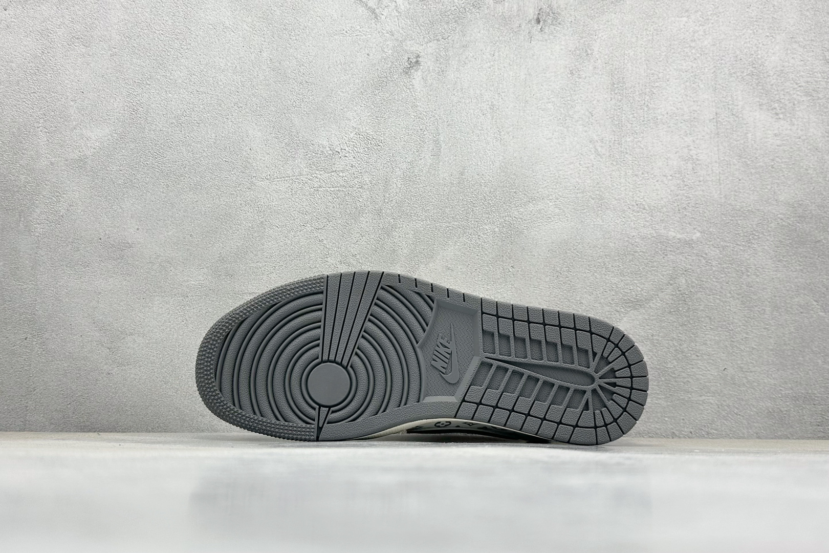 280 XC版Travis Scott x Fragment Design x Air Jordan 1 Low OG SP AJ1 乔1 LV联名 灰红标 低帮文化休闲板鞋 YX5066-336