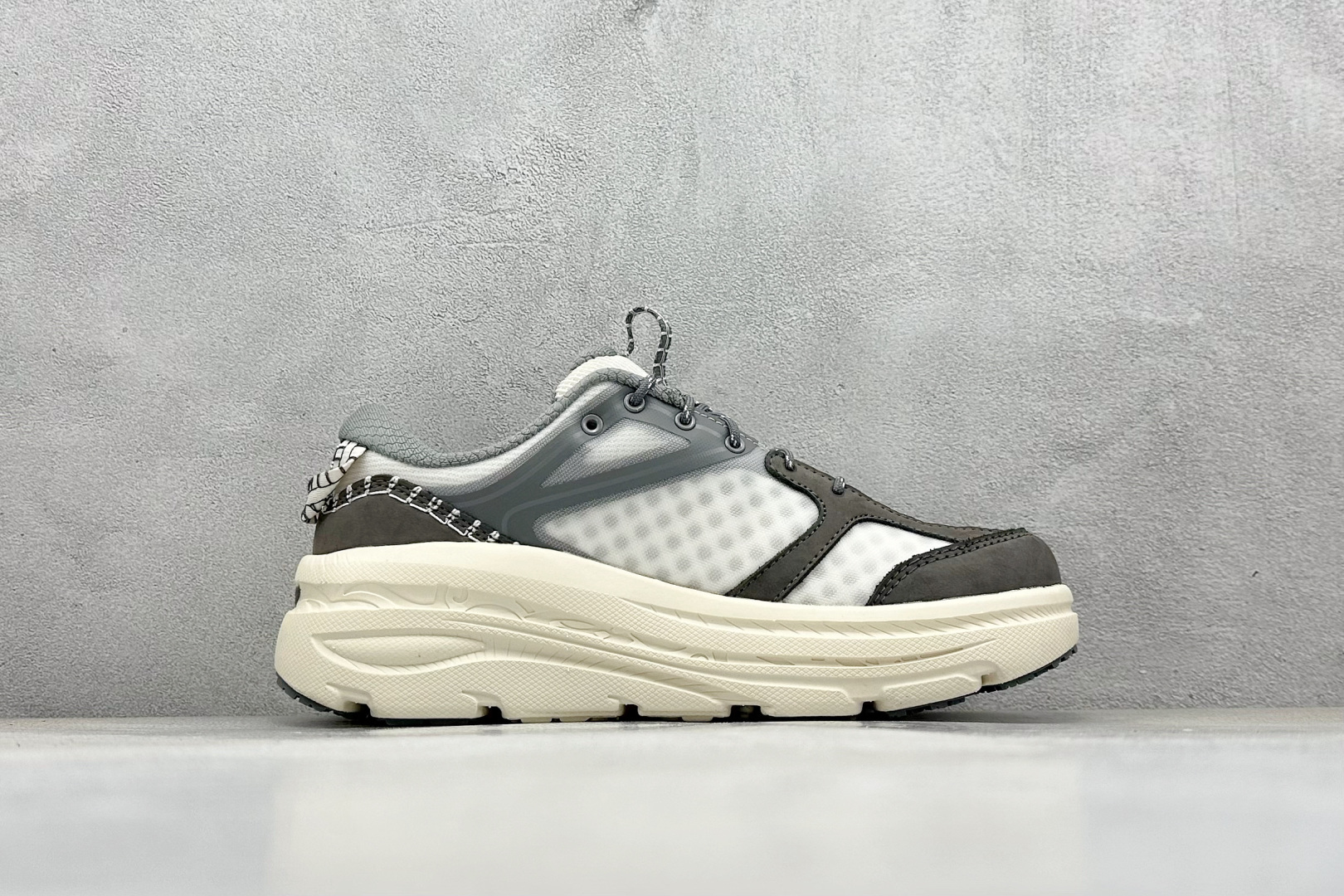 200 YH版HOKA XBON B3LS 鞋头采用牛皮革材质 减震耐磨透气跑步运动鞋 1155351/ARST