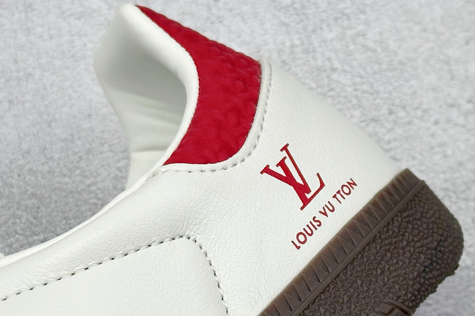 220 adidas originals Samba OG x Louis Vuitton 棕白红 桑巴舞系列复古经典轻便板鞋 GJ75810