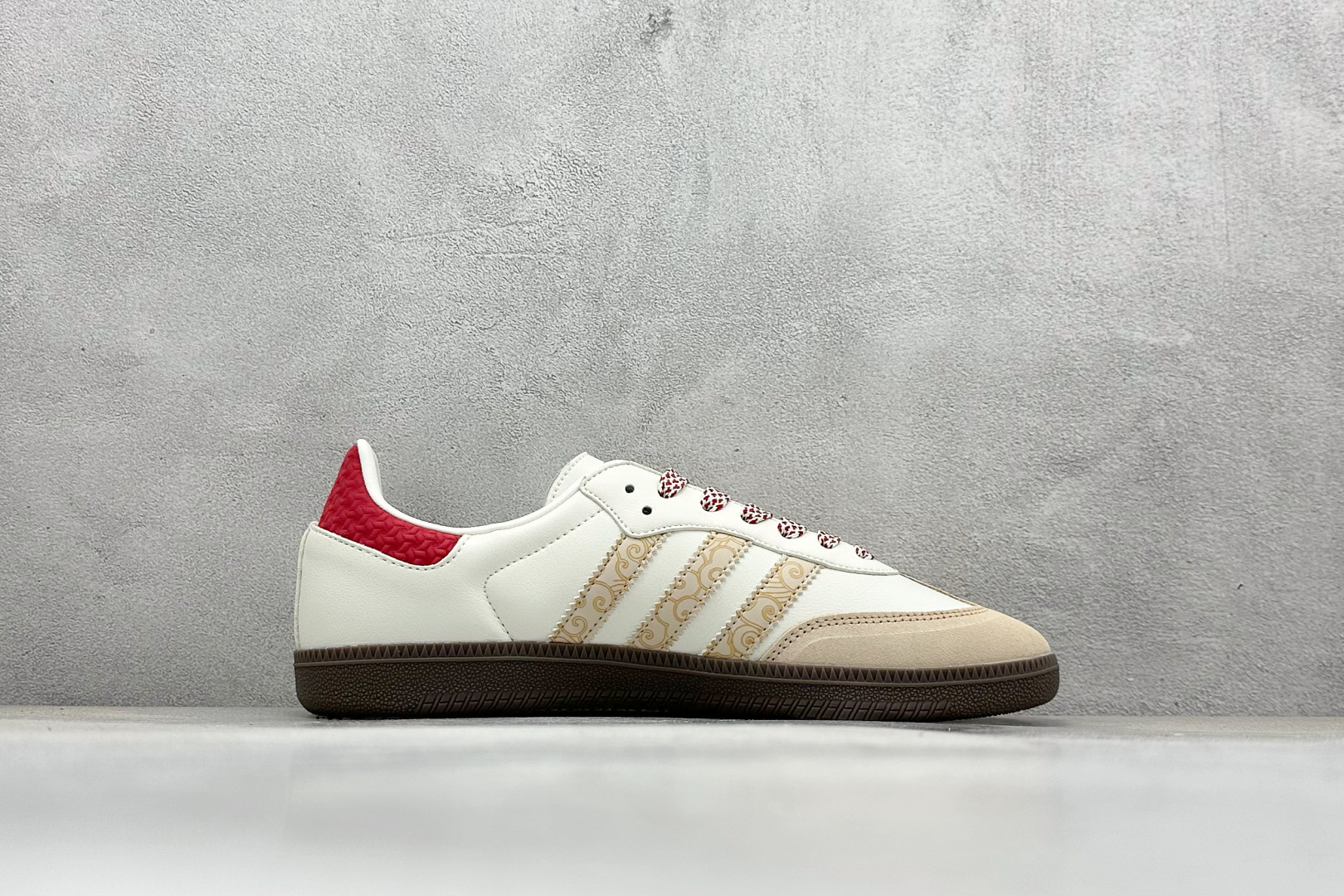 220 adidas originals Samba OG x Louis Vuitton 棕白红 桑巴舞系列复古经典轻便板鞋 GJ75810