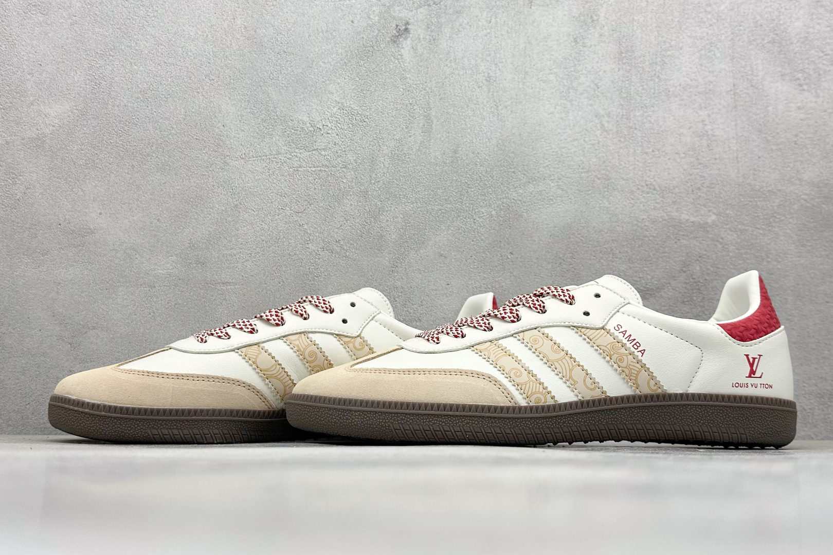 220 adidas originals Samba OG x Louis Vuitton 棕白红 桑巴舞系列复古经典轻便板鞋 GJ75810