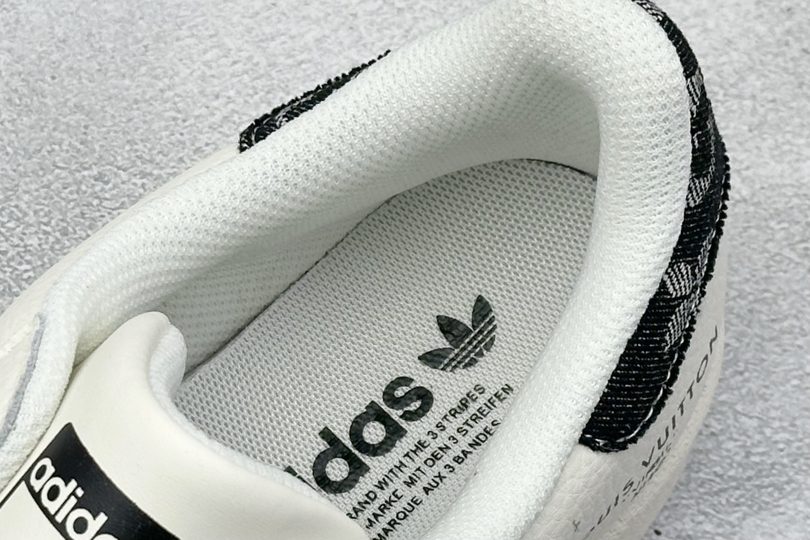 240 AD Originals Superstar x Louis Vuitton 白黑 SD6820-Chinese  UA Cheap High Quatity Brand  Clothes Bags handbags Sneakers wholesale wholesaler seller from China Factory suppliers Fashion Clothing  Shoes best Quality Beautiful Price  240 AD Originals Superstar x Louis Vuitton 白黑 SD6820