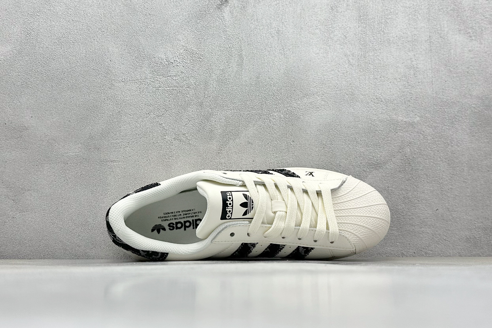 240 AD Originals Superstar x Louis Vuitton 白黑 SD6820-Chinese  UA Cheap High Quatity Brand  Clothes Bags handbags Sneakers wholesale wholesaler seller from China Factory suppliers Fashion Clothing  Shoes best Quality Beautiful Price  240 AD Originals Superstar x Louis Vuitton 白黑 SD6820