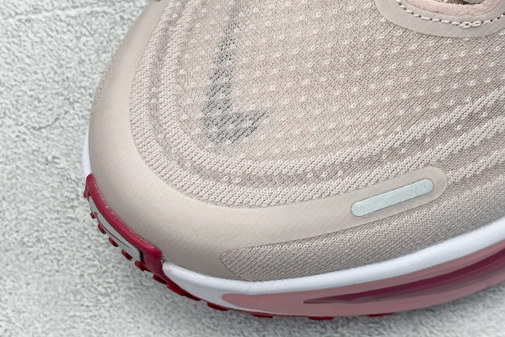 210 Nike VOMERO PLUS 轻盈跑鞋 版本 舒适百搭防滑耐磨 低帮 休闲跑步鞋 HV8154-003-Chinese UA Cheap High Quatity Brand Clothes Bags handbags Sneakers wholesale wholesaler seller from China Factory suppliers Fashion Clothing Shoes best Quality Beautiful Price 210 Nike VOMERO PLUS 轻盈跑鞋 版本 舒适百搭防滑耐磨 低帮 休闲跑步鞋 HV8154-003