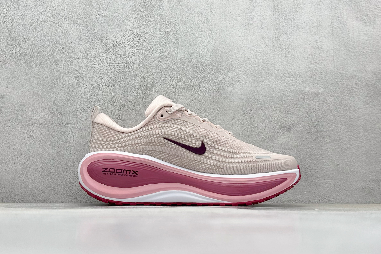 210 Nike VOMERO PLUS 轻盈跑鞋 版本 舒适百搭防滑耐磨 低帮 休闲跑步鞋 HV8154-003-Chinese UA Cheap High Quatity Brand Clothes Bags handbags Sneakers wholesale wholesaler seller from China Factory suppliers Fashion Clothing Shoes best Quality Beautiful Price 210 Nike VOMERO PLUS 轻盈跑鞋 版本 舒适百搭防滑耐磨 低帮 休闲跑步鞋 HV8154-003