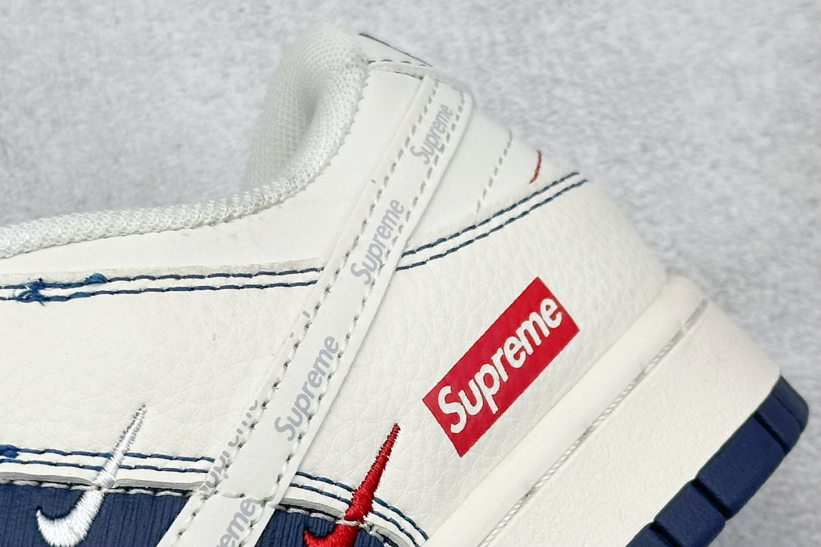 280 Nike SB Dunk Low x superme 白蓝三小勾 JP1628-009-Chinese UA Cheap High Quatity Brand Clothes Bags handbags Sneakers wholesale wholesaler seller from China Factory suppliers Fashion Clothing Shoes best Quality Beautiful Price 280 Nike SB Dunk Low x superme 白蓝三小勾 JP1628-009