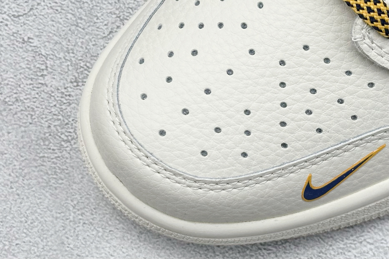 260 Travis Scott x Nike Air Jordan 1 Low x LOS ANGELES Air Jordan 1 Low 反转洛杉矶湖人白黄小勾满天星倒钩 XB1979-007-Chinese UA Cheap High Quatity Brand Clothes Bags handbags Sneakers wholesale wholesaler seller from China Factory suppliers Fashion Clothing Shoes best Quality Beautiful Price 260 Travis Scott x Nike Air Jordan 1 Low x LOS ANGELES Air Jordan 1 Low 反转洛杉矶湖人白黄小勾满天星倒钩 XB1979-007