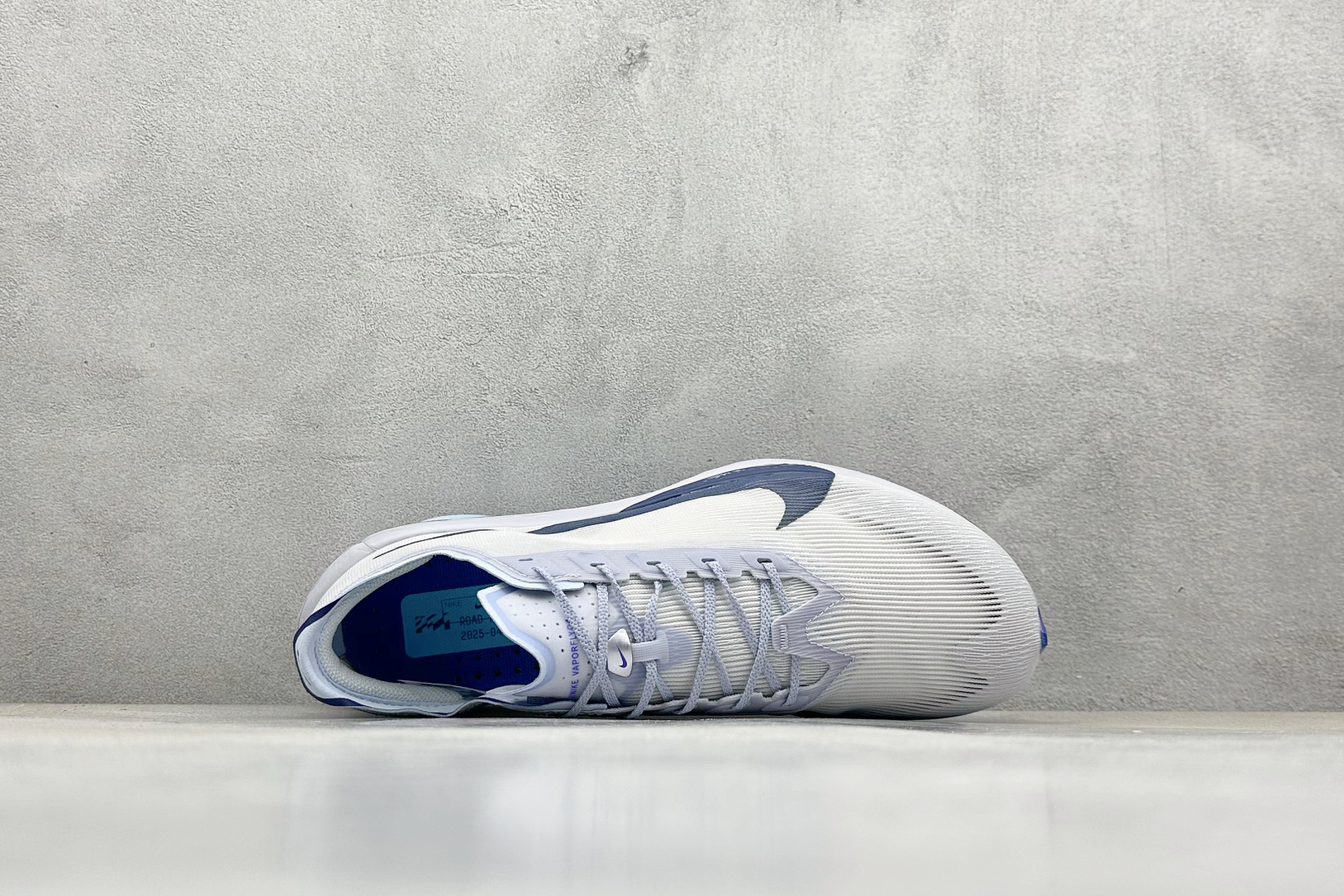 260 F版Nike ZoomX Vaporfly NEXT% 4 马拉松系列公路竞速超轻缓震跑步鞋 HF6414-001