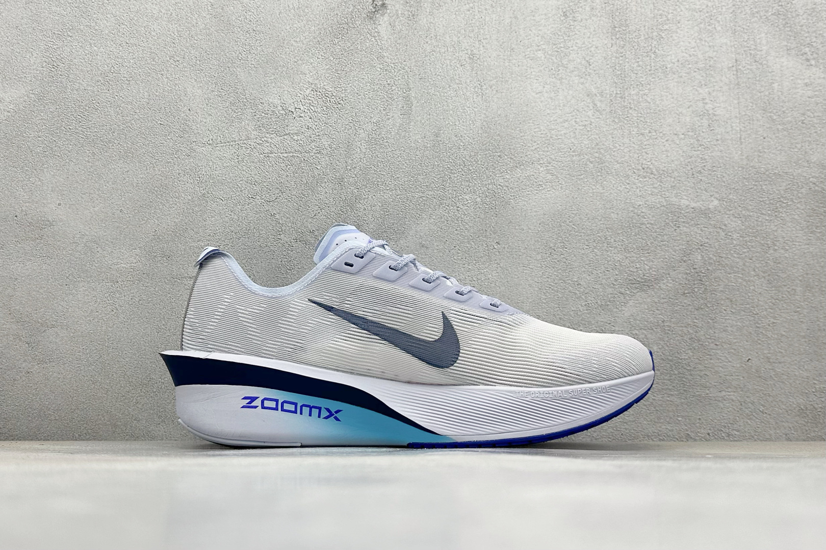 260 F版Nike ZoomX Vaporfly NEXT% 4 马拉松系列公路竞速超轻缓震跑步鞋 HF6414-001
