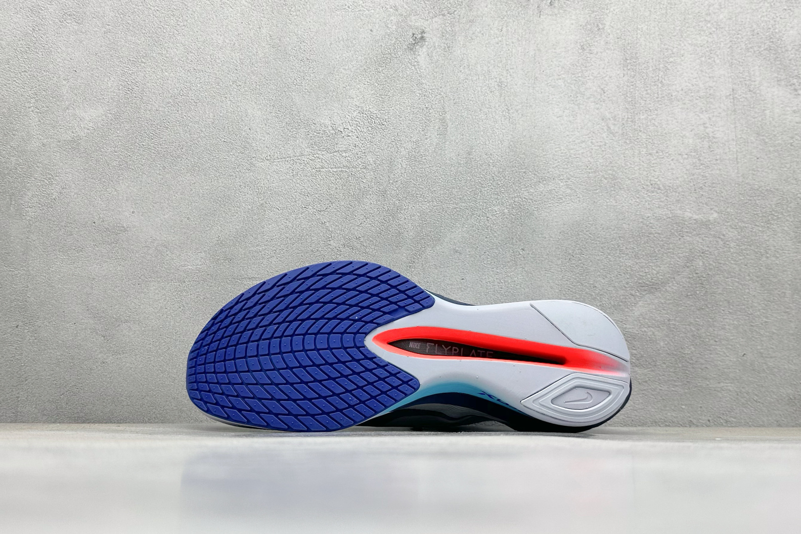260 F版Nike ZoomX Vaporfly NEXT% 4 马拉松系列公路竞速超轻缓震跑步鞋 HF6414-001