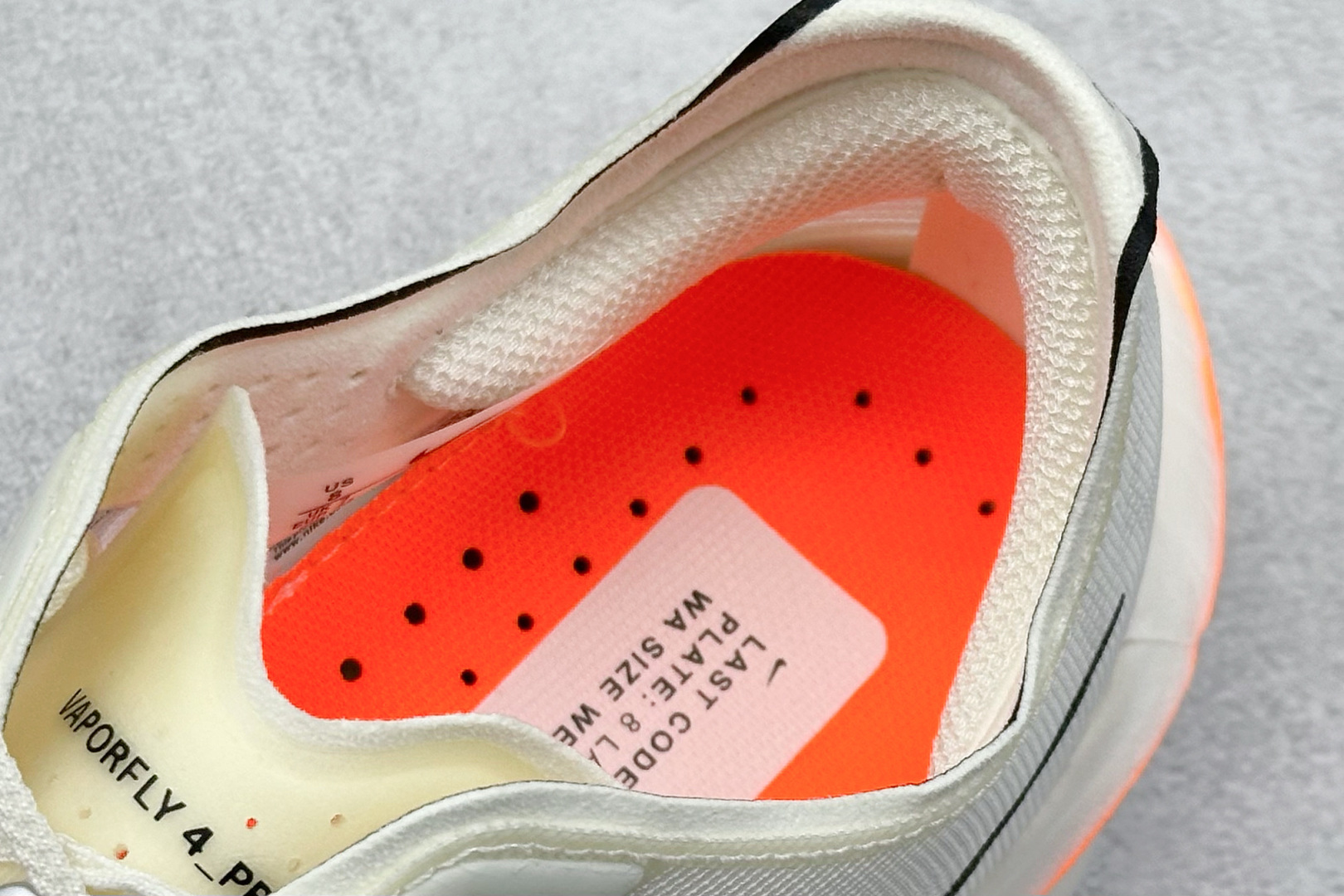 260 F版Nike ZoomX Vaporfly NEXT% 4 马拉松系列公路竞速超轻缓震跑步鞋 HF6411-100-Chinese UA Cheap High Quatity Brand Clothes Bags handbags Sneakers wholesale wholesaler seller from China Factory suppliers Fashion Clothing Shoes best Quality Beautiful Price 260 F版Nike ZoomX Vaporfly NEXT% 4 马拉松系列公路竞速超轻缓震跑步鞋 HF6411-100