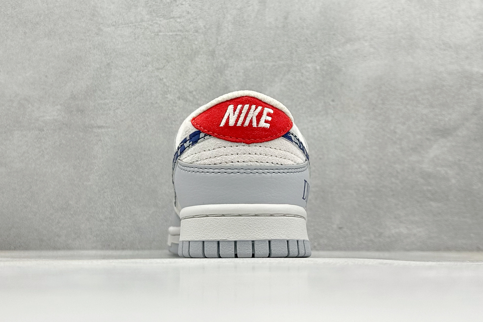 240 XC版Nike SB Dunk Low“迪奥联名——暗纹蓝勾” 周年高端定制 低帮休闲板鞋 DJ2024-126-Chinese UA Cheap High Quatity Brand Clothes Bags handbags Sneakers wholesale wholesaler seller from China Factory suppliers Fashion Clothing Shoes best Quality Beautiful Price 240 XC版Nike SB Dunk Low“迪奥联名——暗纹蓝勾” 周年高端定制 低帮休闲板鞋 DJ2024-126