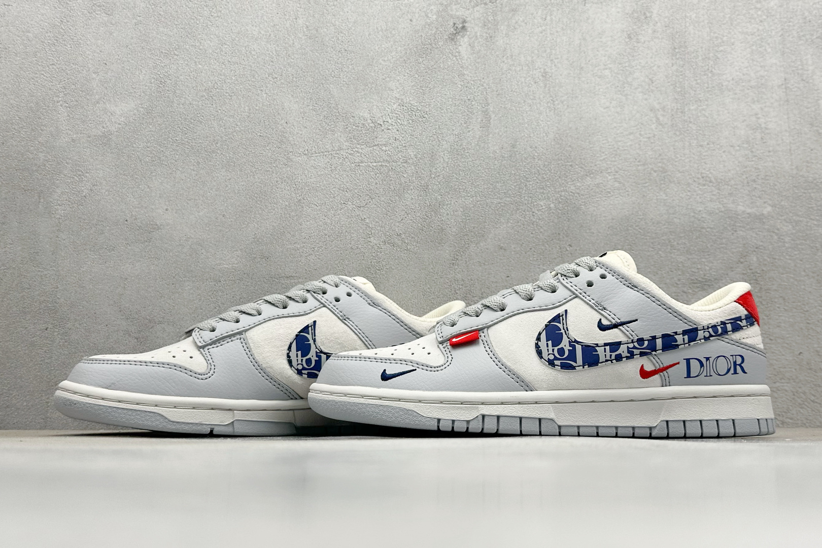 240 XC版Nike SB Dunk Low“迪奥联名——暗纹蓝勾” 周年高端定制 低帮休闲板鞋 DJ2024-126-Chinese UA Cheap High Quatity Brand Clothes Bags handbags Sneakers wholesale wholesaler seller from China Factory suppliers Fashion Clothing Shoes best Quality Beautiful Price 240 XC版Nike SB Dunk Low“迪奥联名——暗纹蓝勾” 周年高端定制 低帮休闲板鞋 DJ2024-126