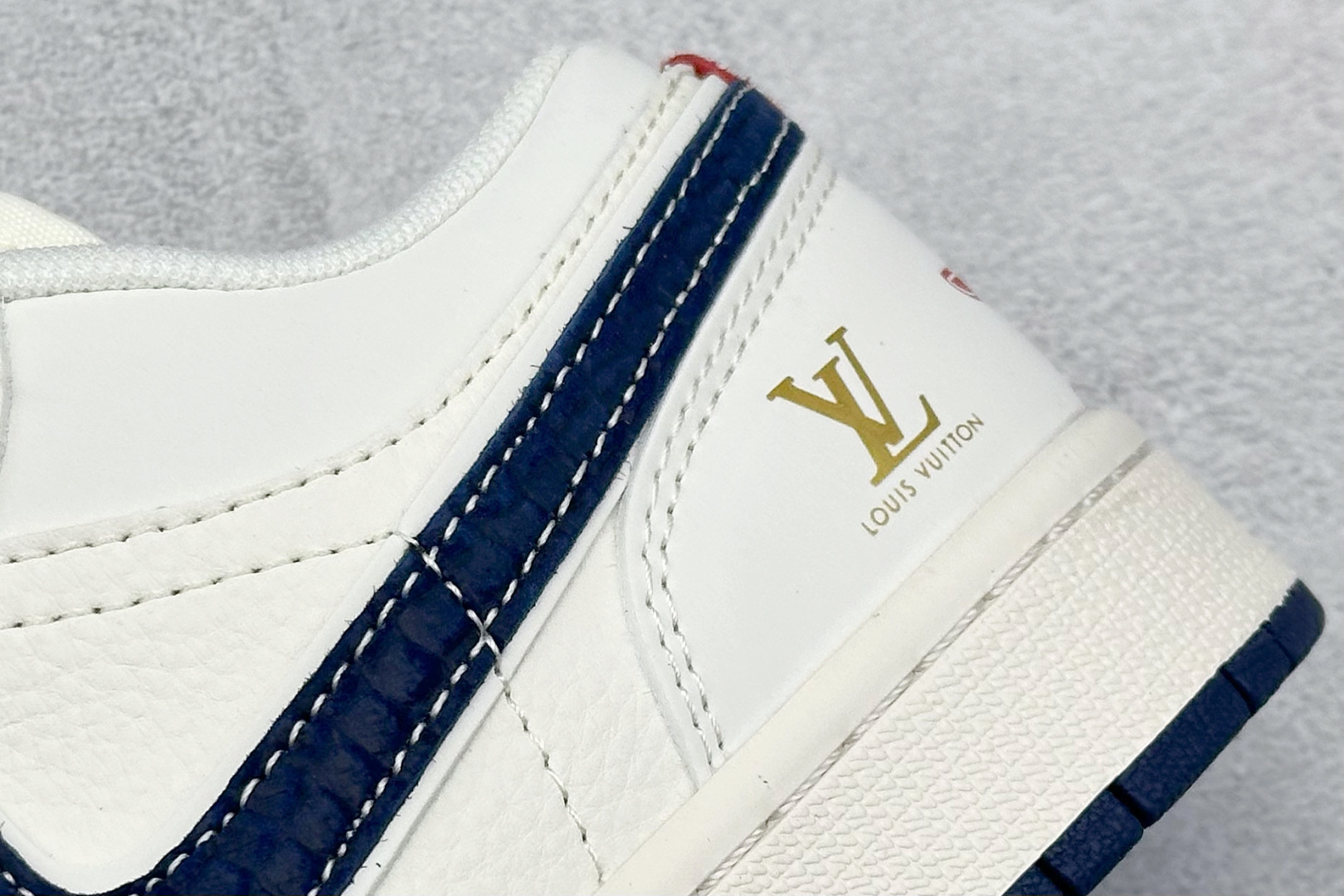 280 XC版Air Jordan 1 Low AJ1 乔1 LV联名 蓝鳞勾 高端定制 低帮复古篮球鞋 XX3168-171-Chinese UA Cheap High Quatity Brand Clothes Bags handbags Sneakers wholesale wholesaler seller from China Factory suppliers Fashion Clothing Shoes best Quality Beautiful Price 280 XC版Air Jordan 1 Low AJ1 乔1 LV联名 蓝鳞勾 高端定制 低帮复古篮球鞋 XX3168-171