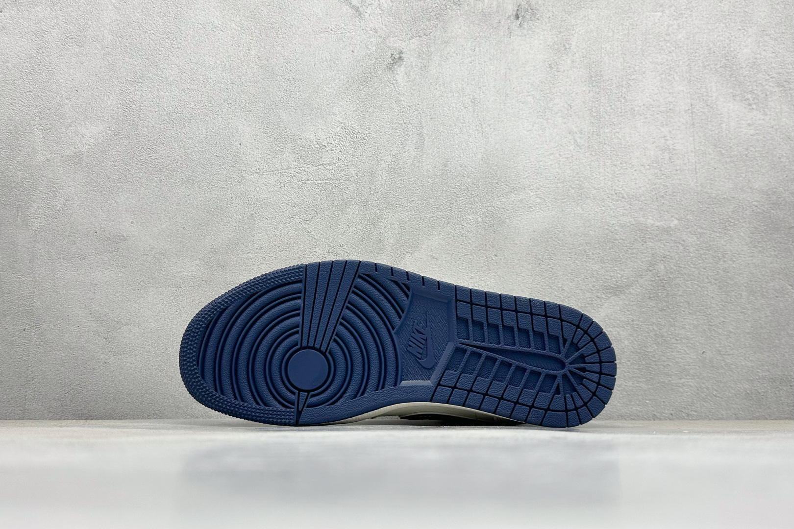 280 XC版Air Jordan 1 Low AJ1 乔1 LV联名 蓝鳞勾 高端定制 低帮复古篮球鞋 XX3168-171-Chinese UA Cheap High Quatity Brand Clothes Bags handbags Sneakers wholesale wholesaler seller from China Factory suppliers Fashion Clothing Shoes best Quality Beautiful Price 280 XC版Air Jordan 1 Low AJ1 乔1 LV联名 蓝鳞勾 高端定制 低帮复古篮球鞋 XX3168-171