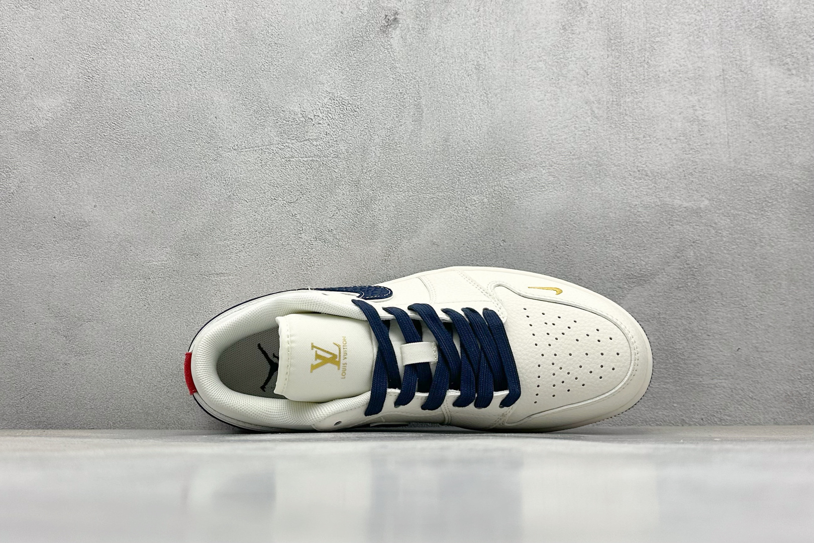 280 XC版Air Jordan 1 Low AJ1 乔1 LV联名 蓝鳞勾 高端定制 低帮复古篮球鞋 XX3168-171-Chinese UA Cheap High Quatity Brand Clothes Bags handbags Sneakers wholesale wholesaler seller from China Factory suppliers Fashion Clothing Shoes best Quality Beautiful Price 280 XC版Air Jordan 1 Low AJ1 乔1 LV联名 蓝鳞勾 高端定制 低帮复古篮球鞋 XX3168-171