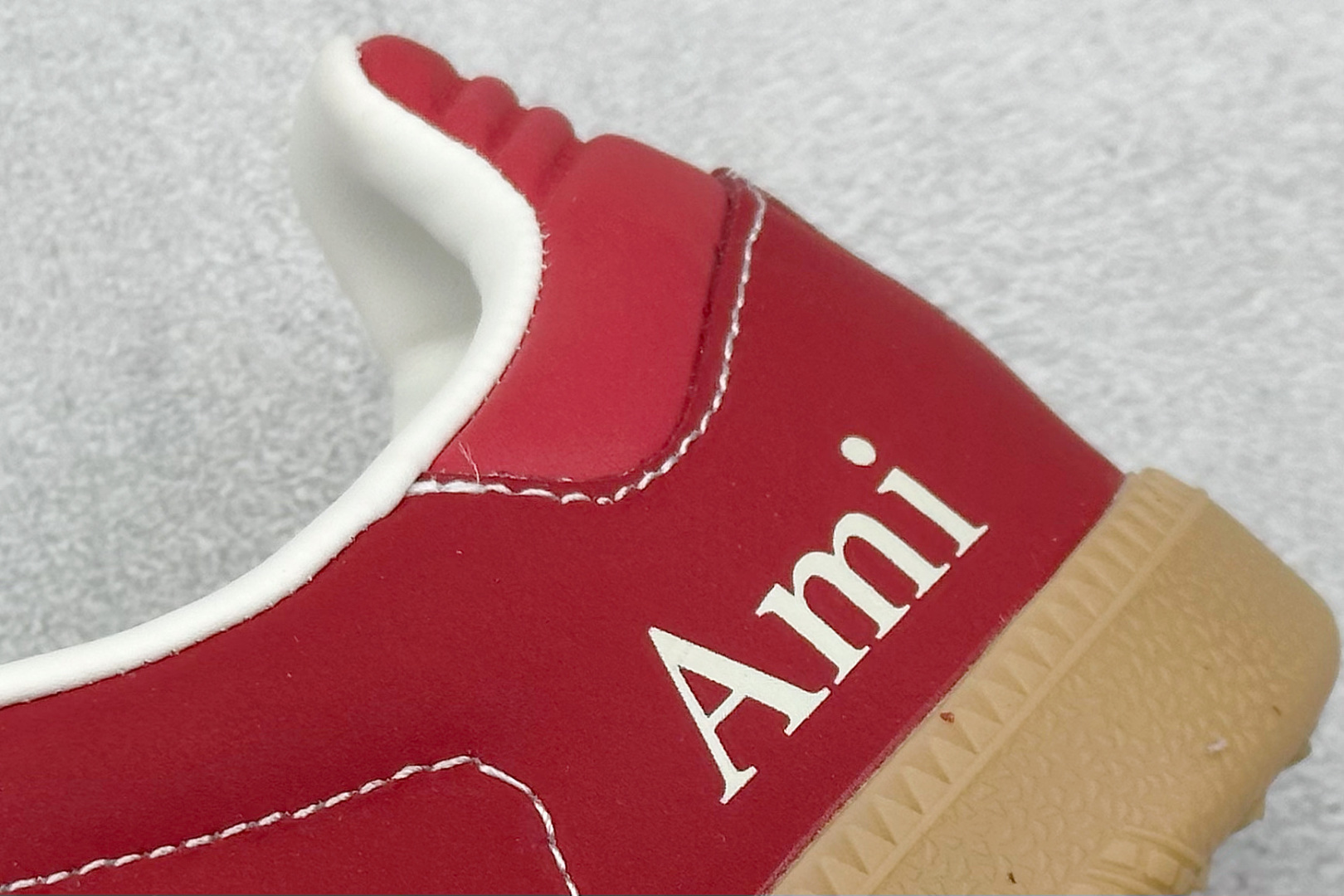 220 adidas originals Samba OG x AMI 红白 桑巴舞系列复古经典轻便板鞋 XR0006