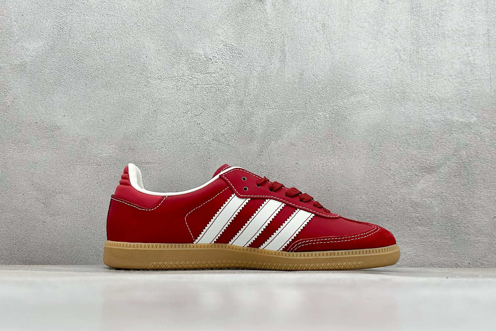 220 adidas originals Samba OG x AMI 红白 桑巴舞系列复古经典轻便板鞋 XR0006