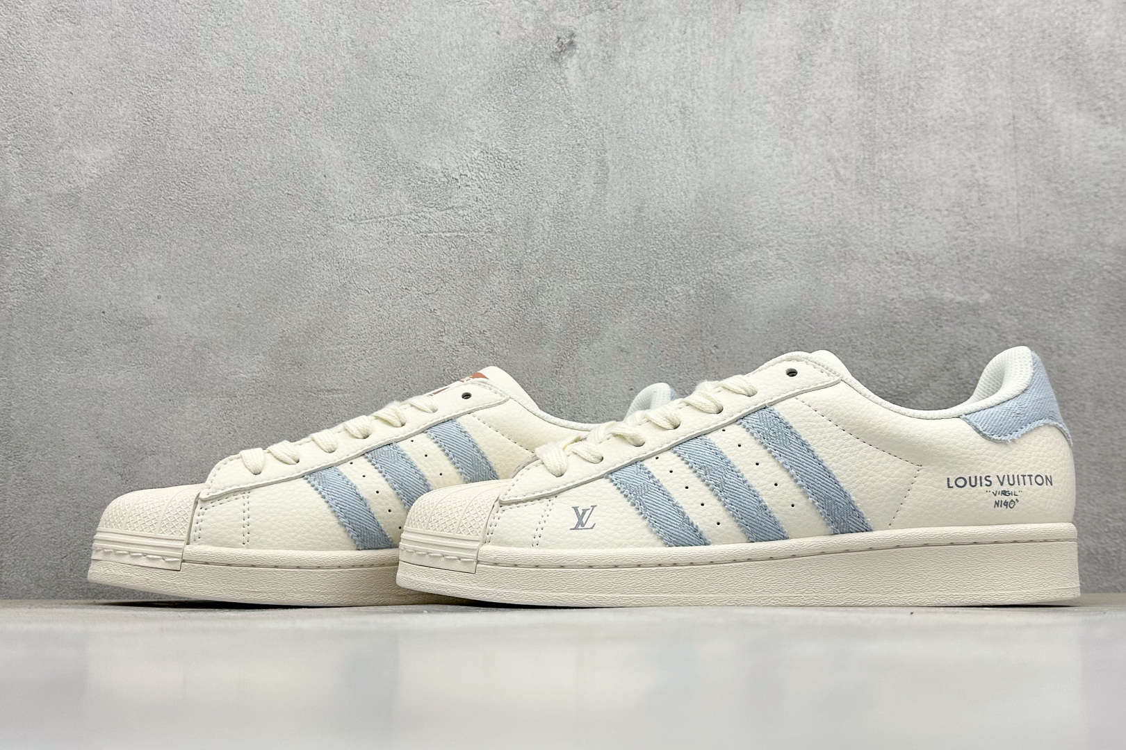 240 AD Originals Superstar x Louis Vuitton 白蓝 SD6821