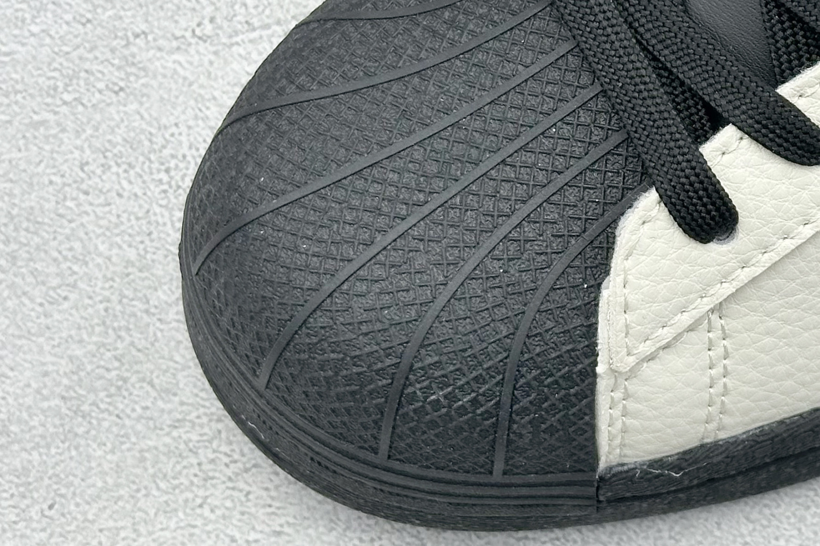 240 AD Originals Superstar 黑白十字架 DS0025