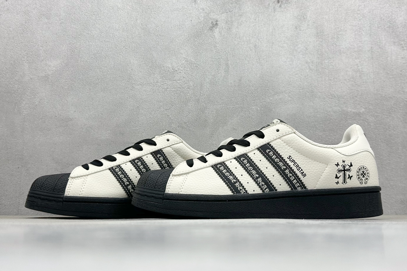 240 AD Originals Superstar 黑白十字架 DS0025