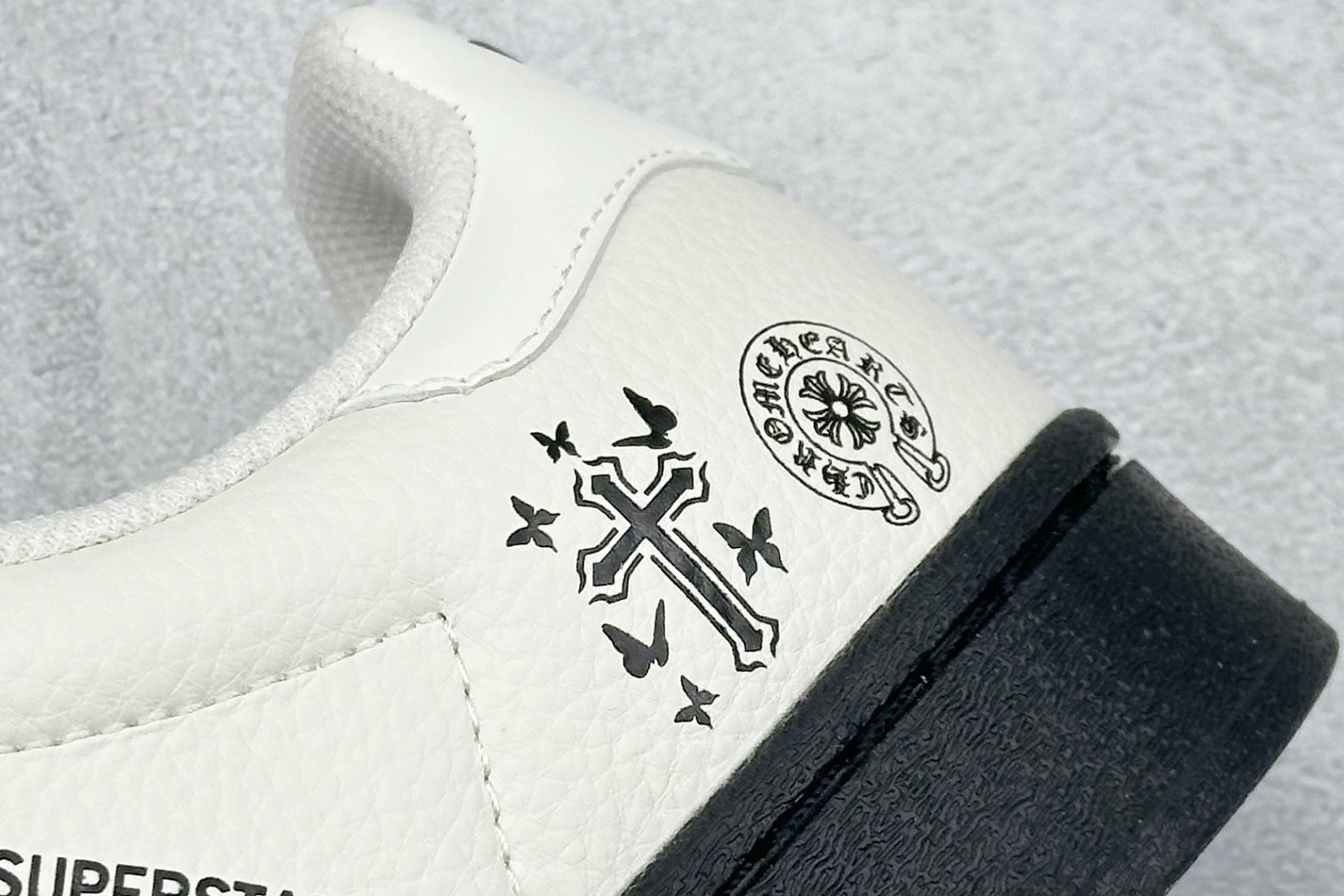 240 AD Originals Superstar 黑白十字架 DS0025