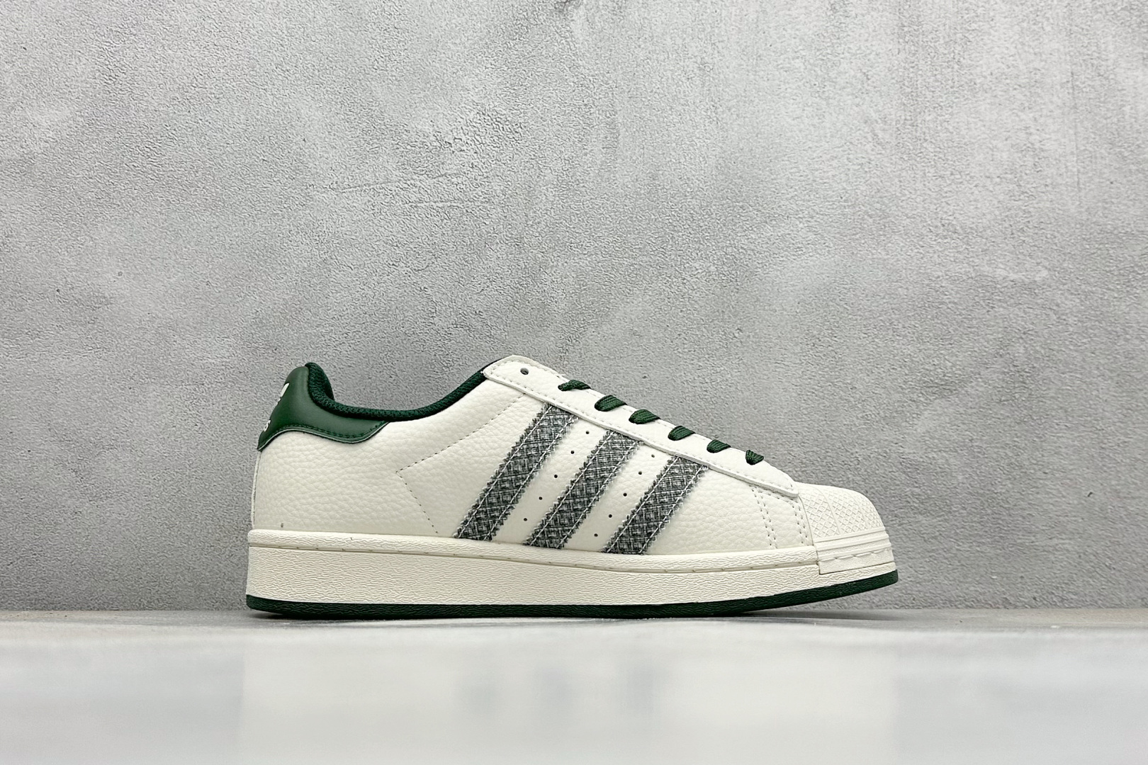 240 AD Originals Superstar x Stussy 白绿 AD8017