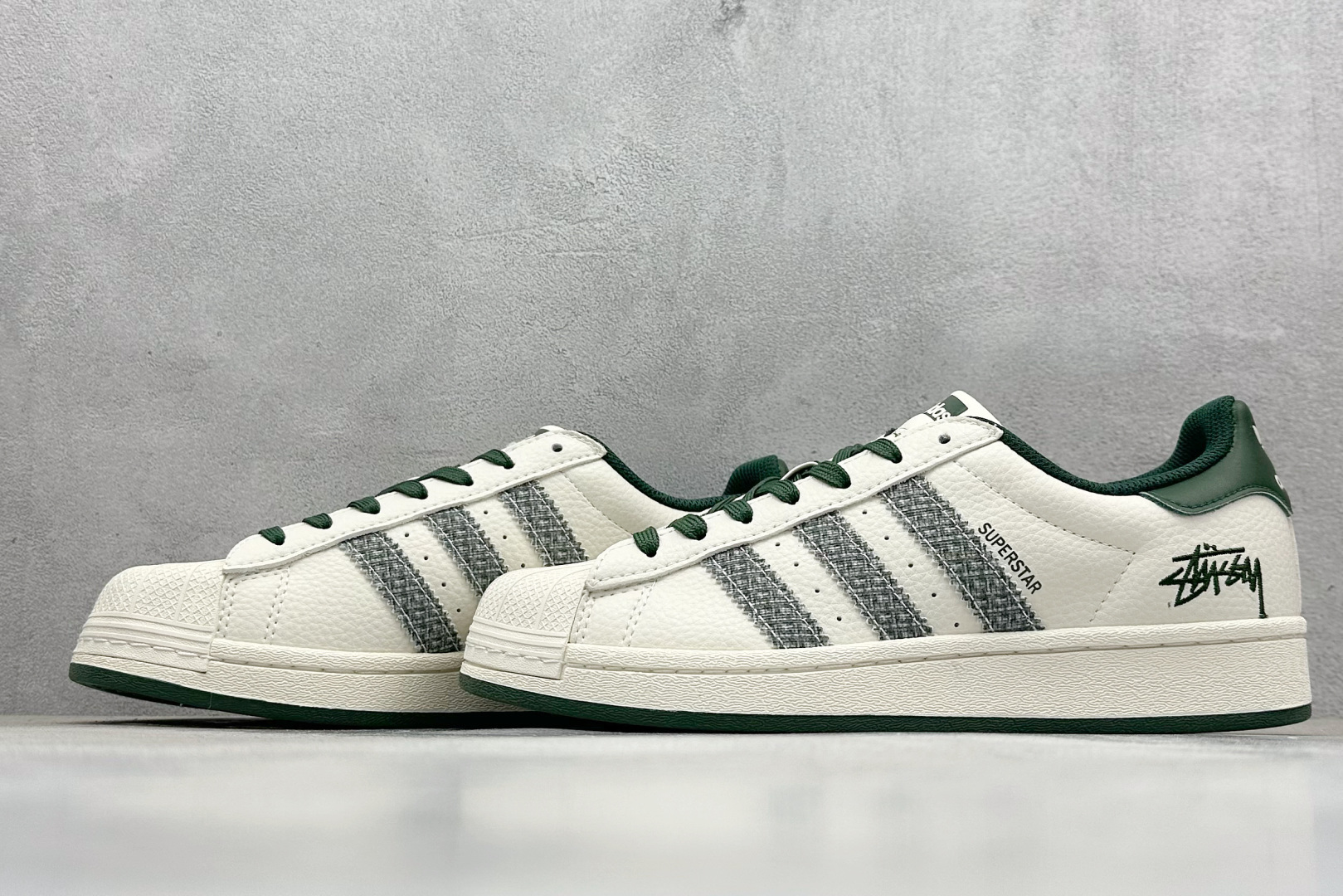 240 AD Originals Superstar x Stussy 白绿 AD8017