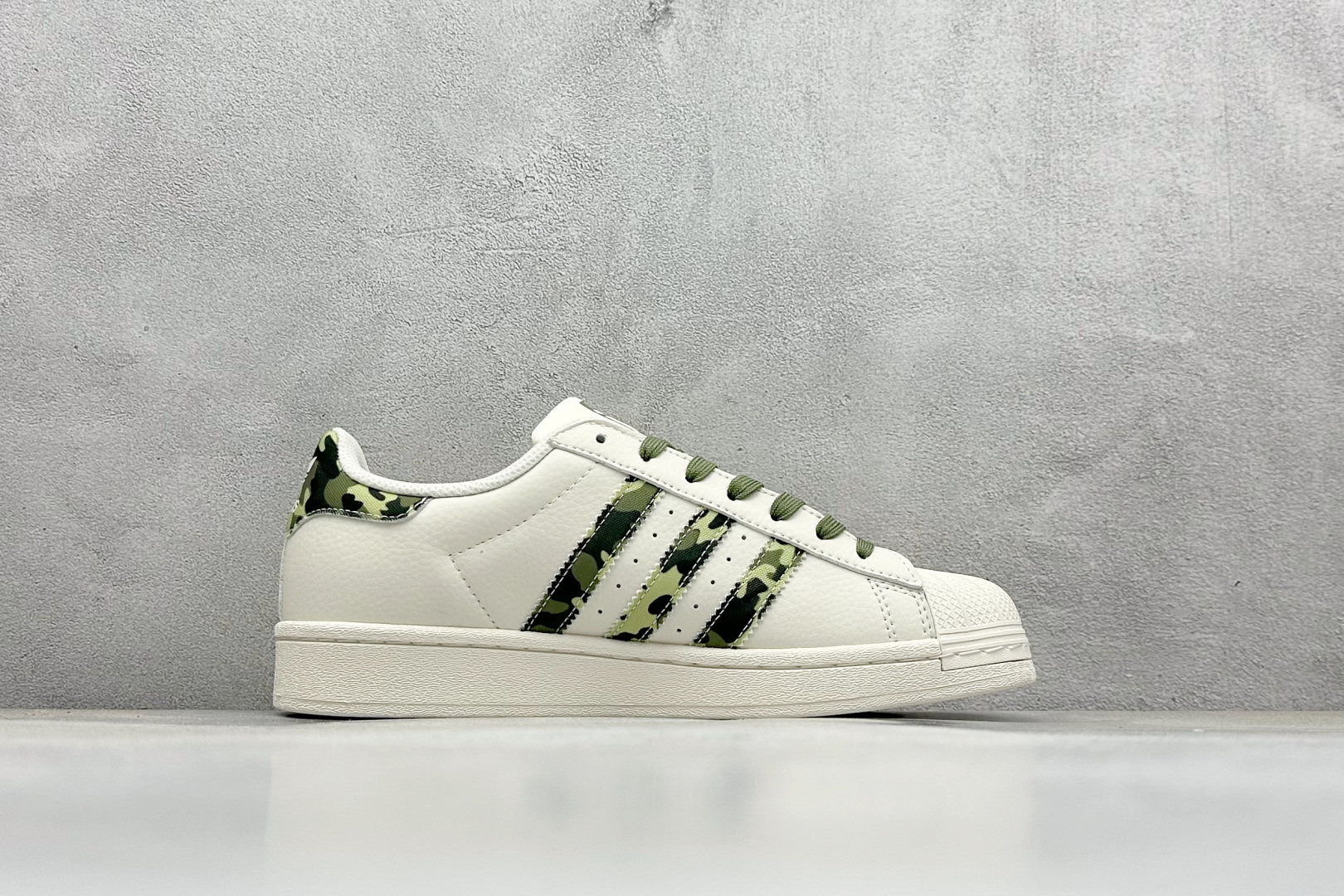 240 AD Originals Superstar x BAPE 白绿 DS0018