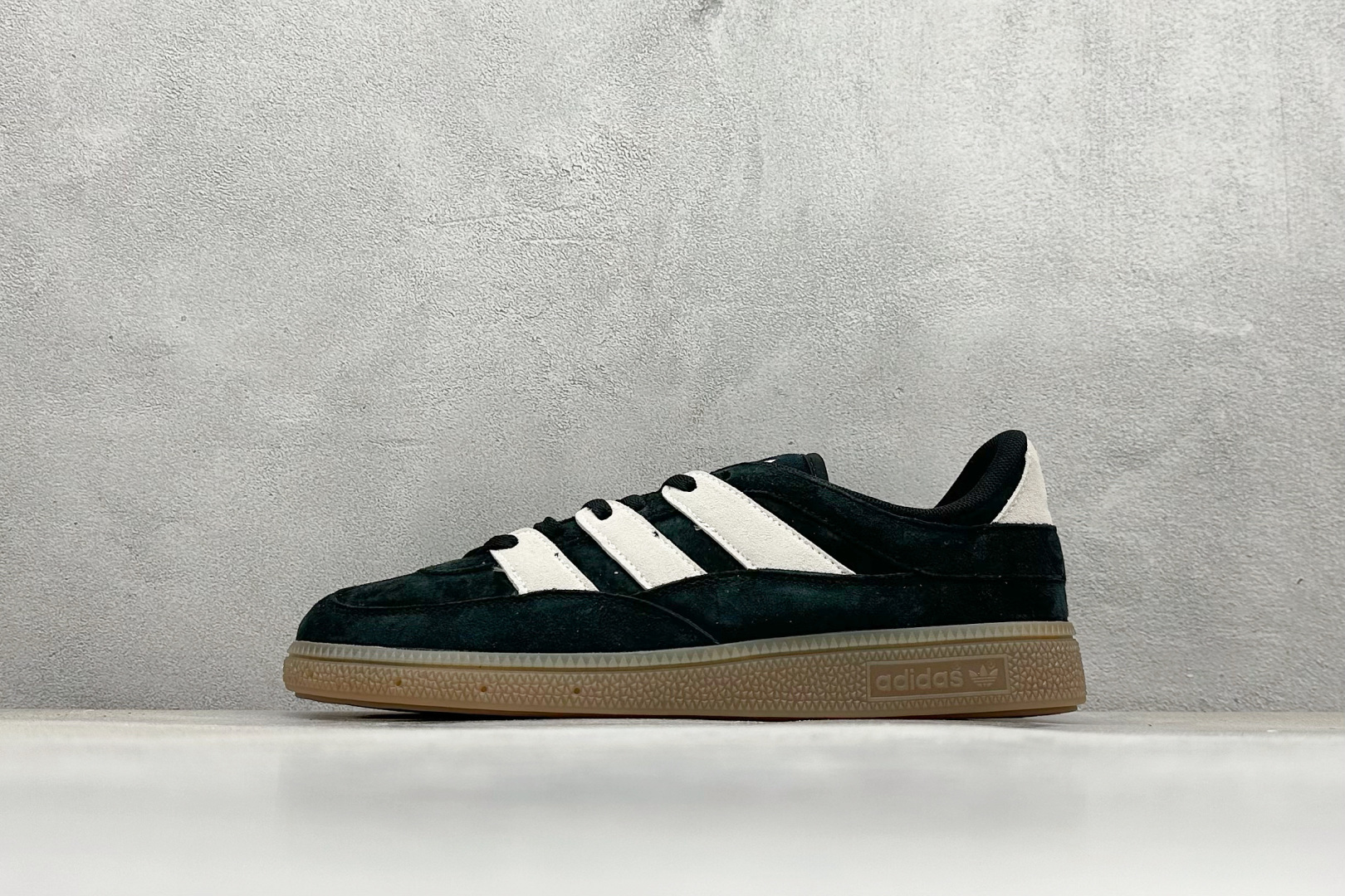140 Adidas Handball Spezial ST 阿迪达斯经典复古休闲板鞋 JS2795