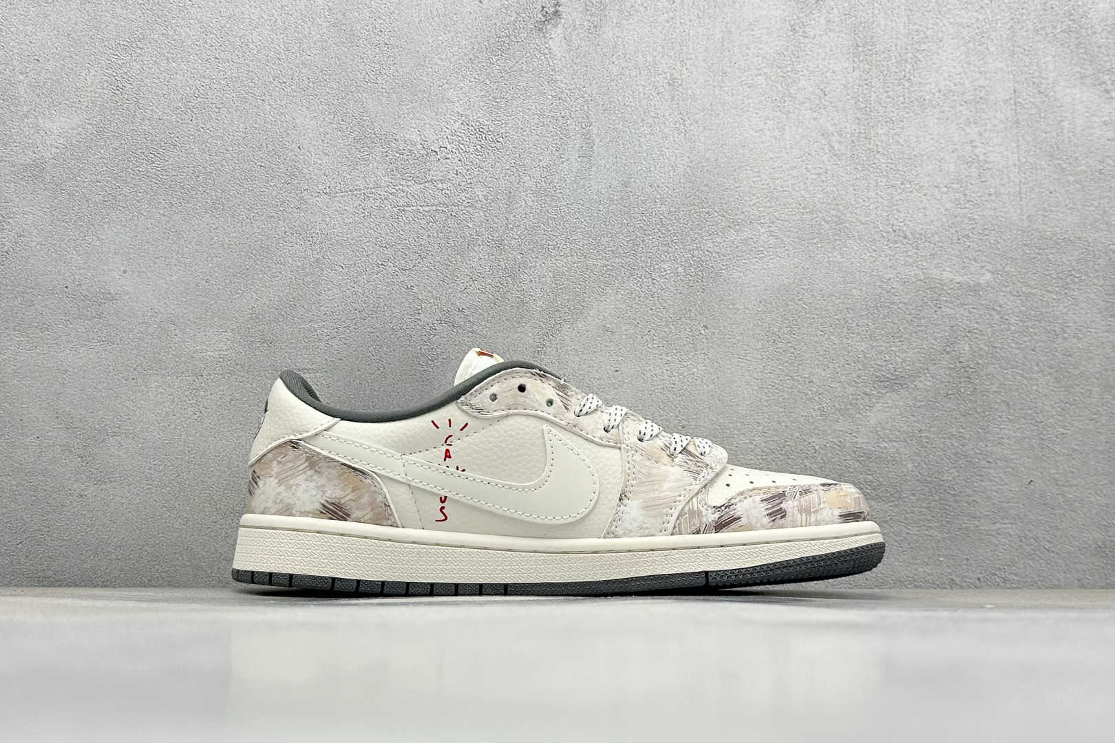 260 Travis Scott x Nike Air Jordan 1 Low x GUCCI Air Jordan 1 Low 反转灰棕双小勾满天星倒钩 XB1979-005