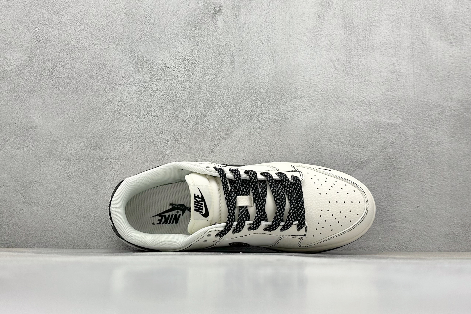 260 Nike SB Dunk Low x NIKE 白黑三小勾满天星 HS8068-025