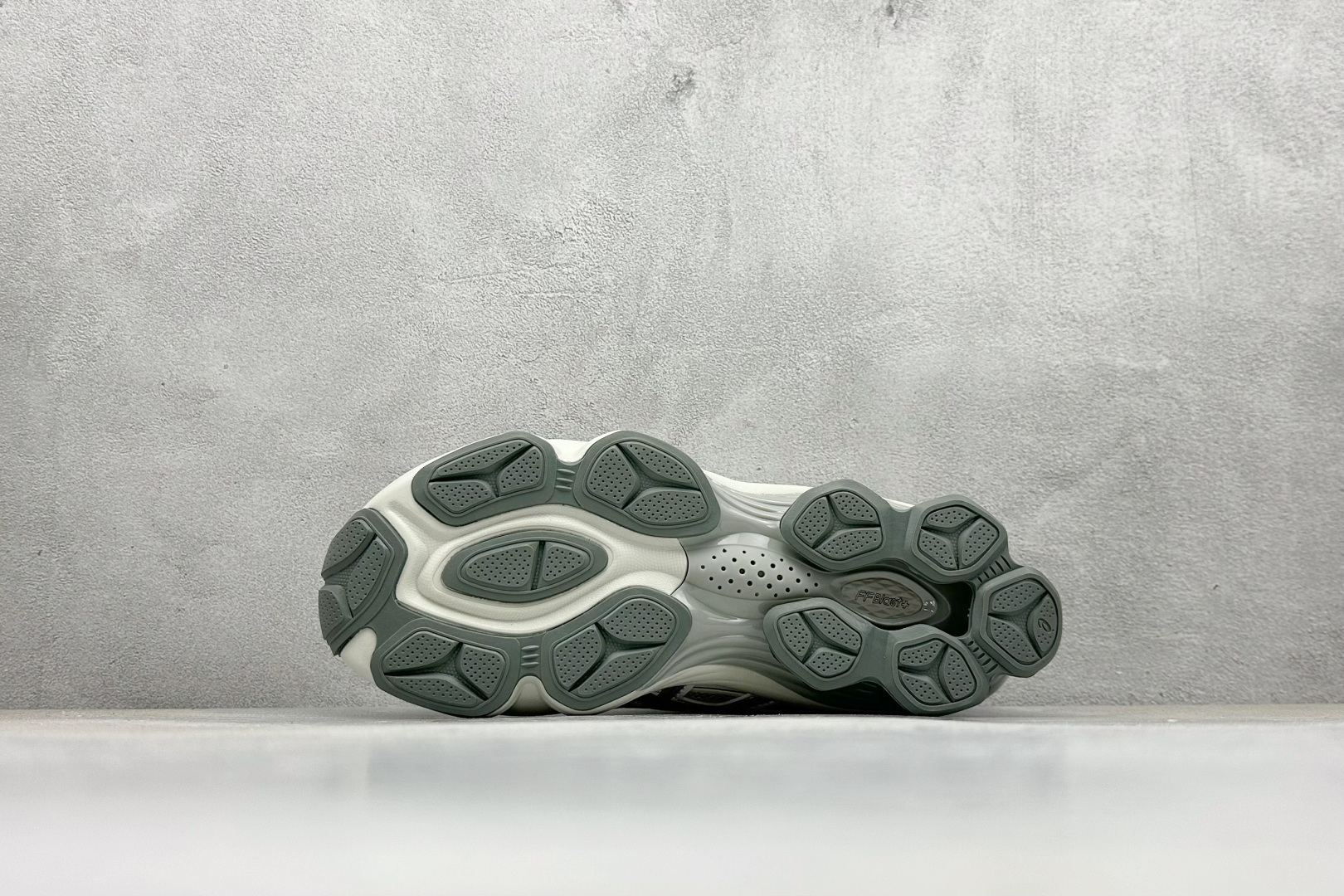 220 Asics Gel-Kinetic Fluent 亚瑟士运动休闲透气专业跑鞋